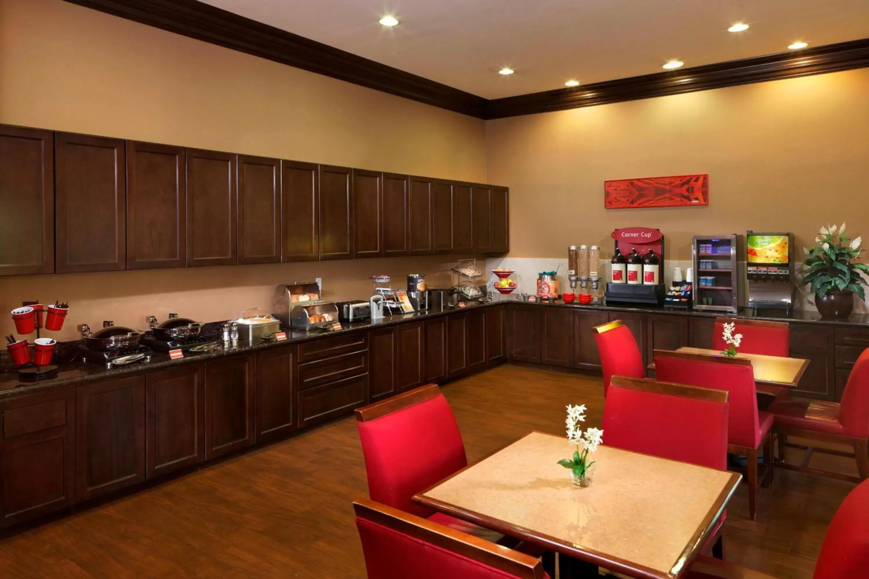 Breakfast, Restaurant/Places to Eat in TownePlace Suites Houston Intercontinental Airport