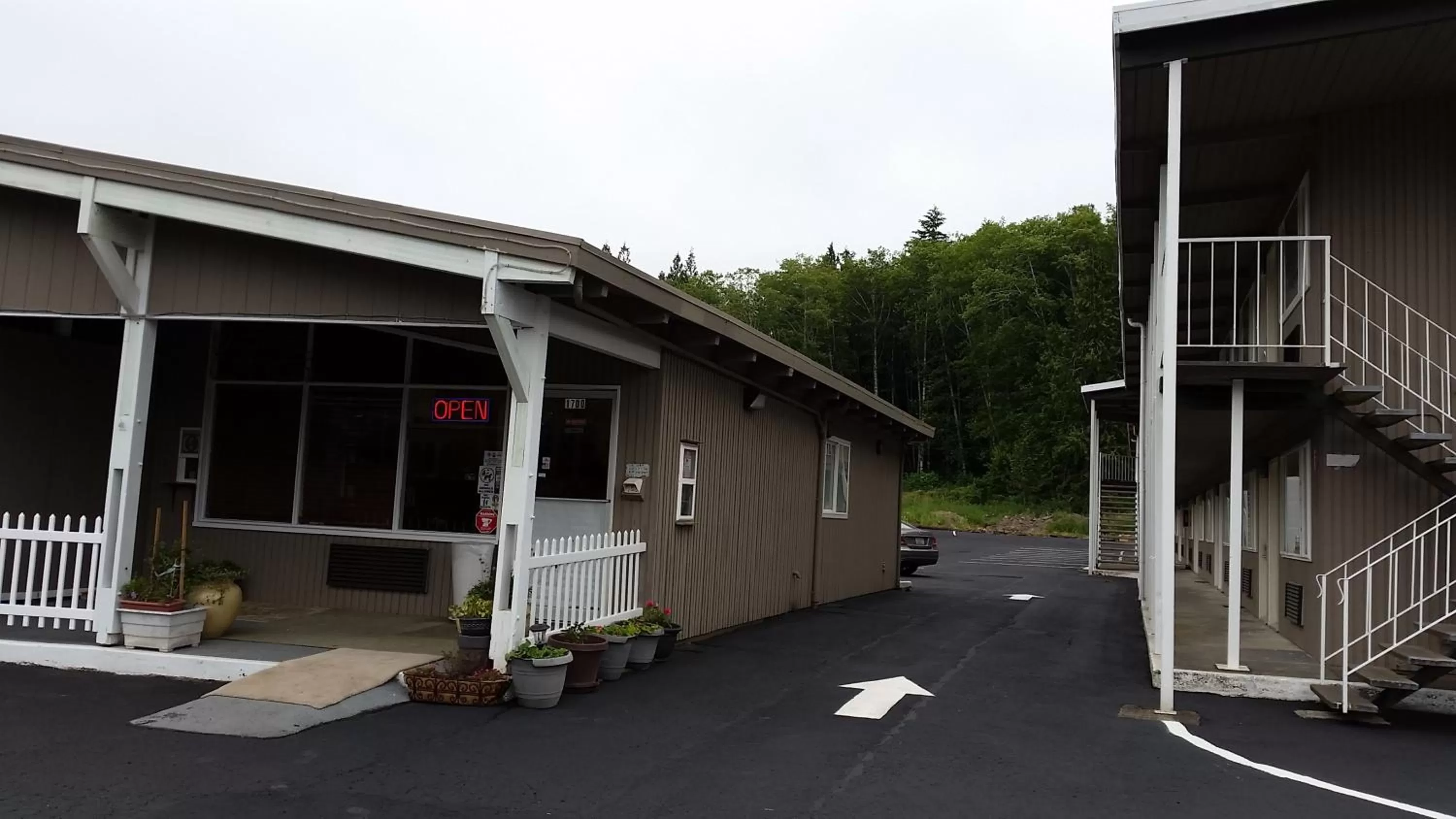 Facade/entrance in Grays Harbor Inn & Suites