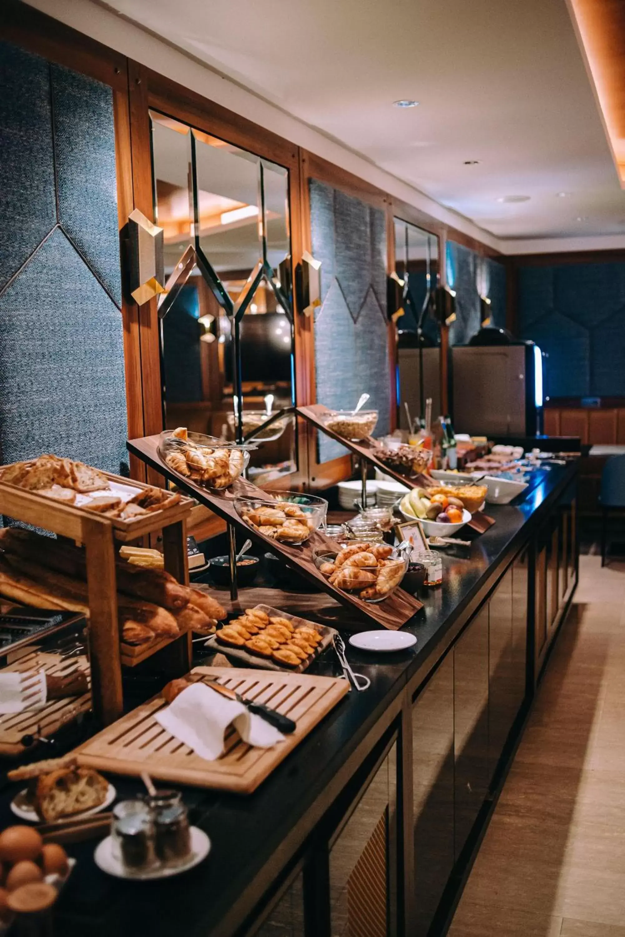 Breakfast, Restaurant/Places to Eat in Hotel Eiffel Blomet