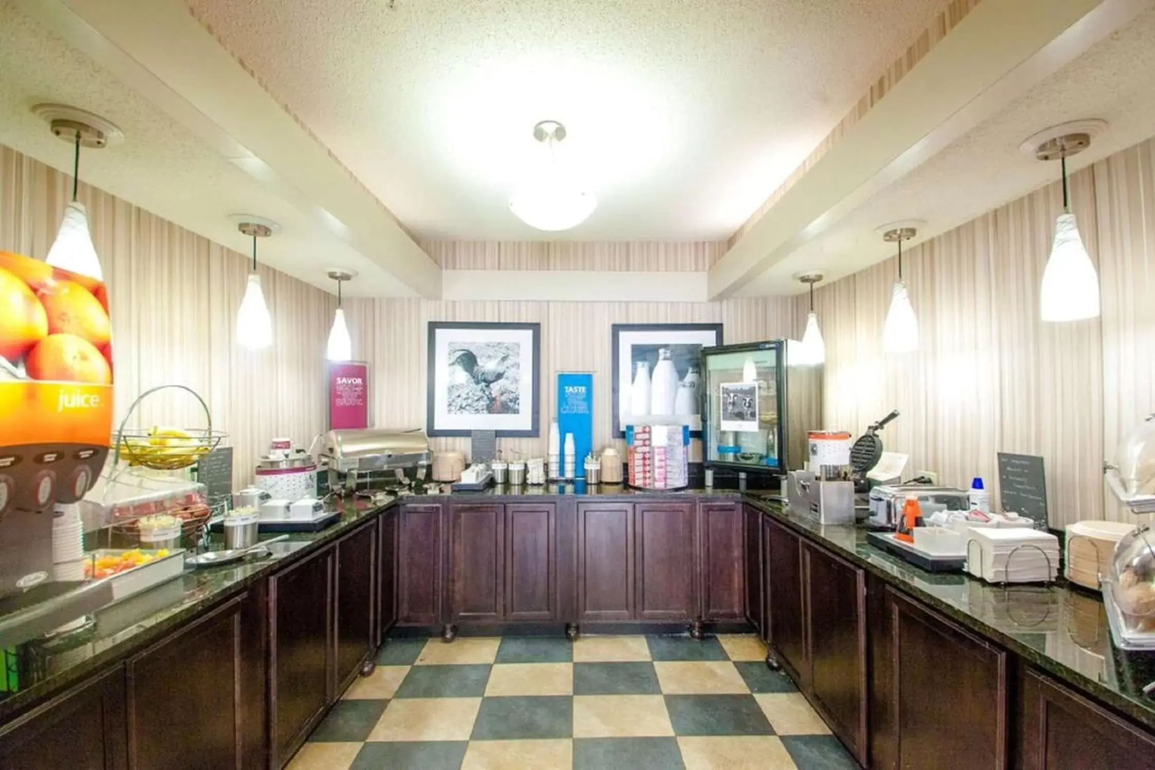 Dining area, Restaurant/Places to Eat in Hampton Inn Bloomington West