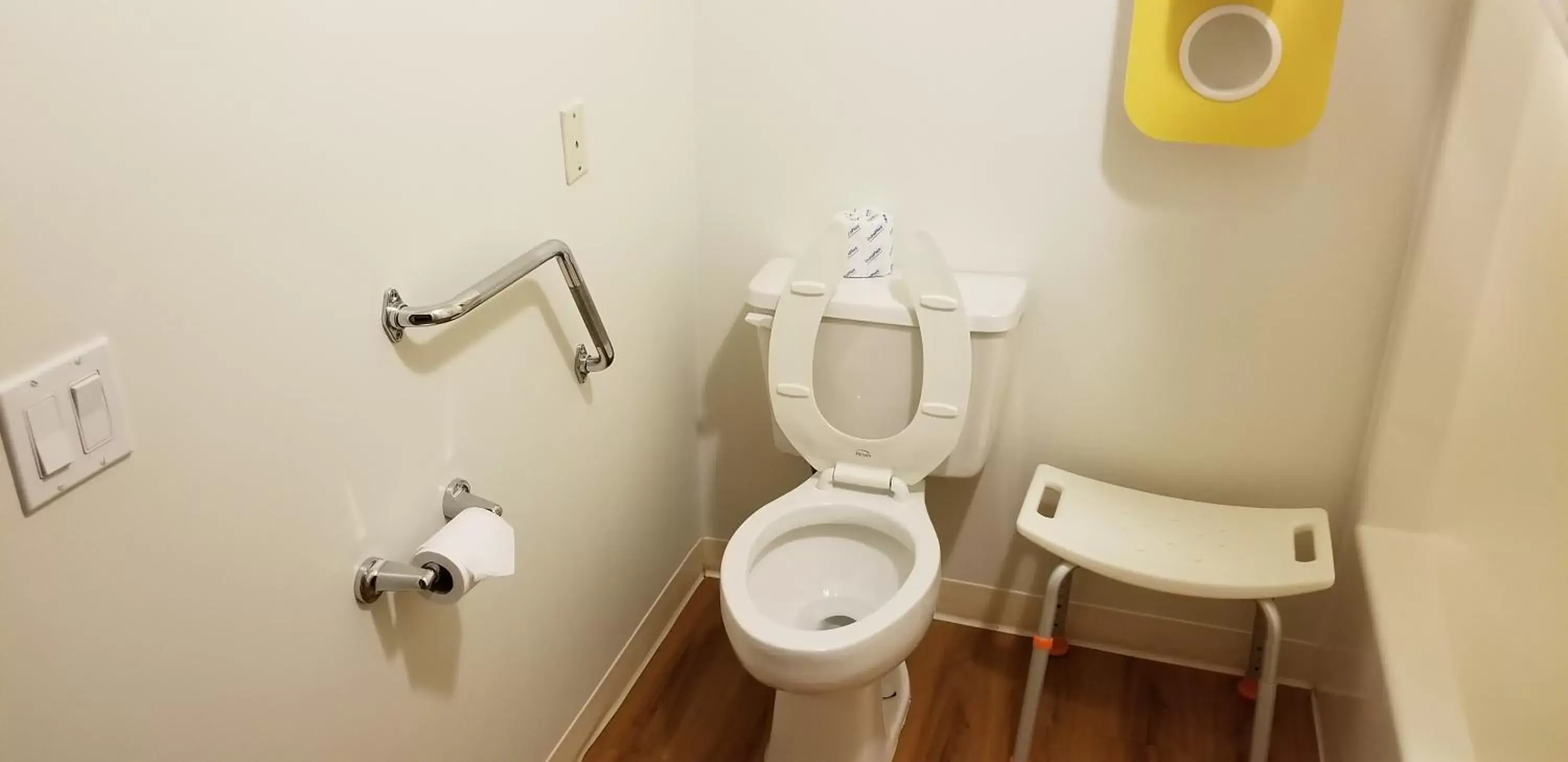 Facility for disabled guests, Bathroom in Motel 6-Innisfail, AB