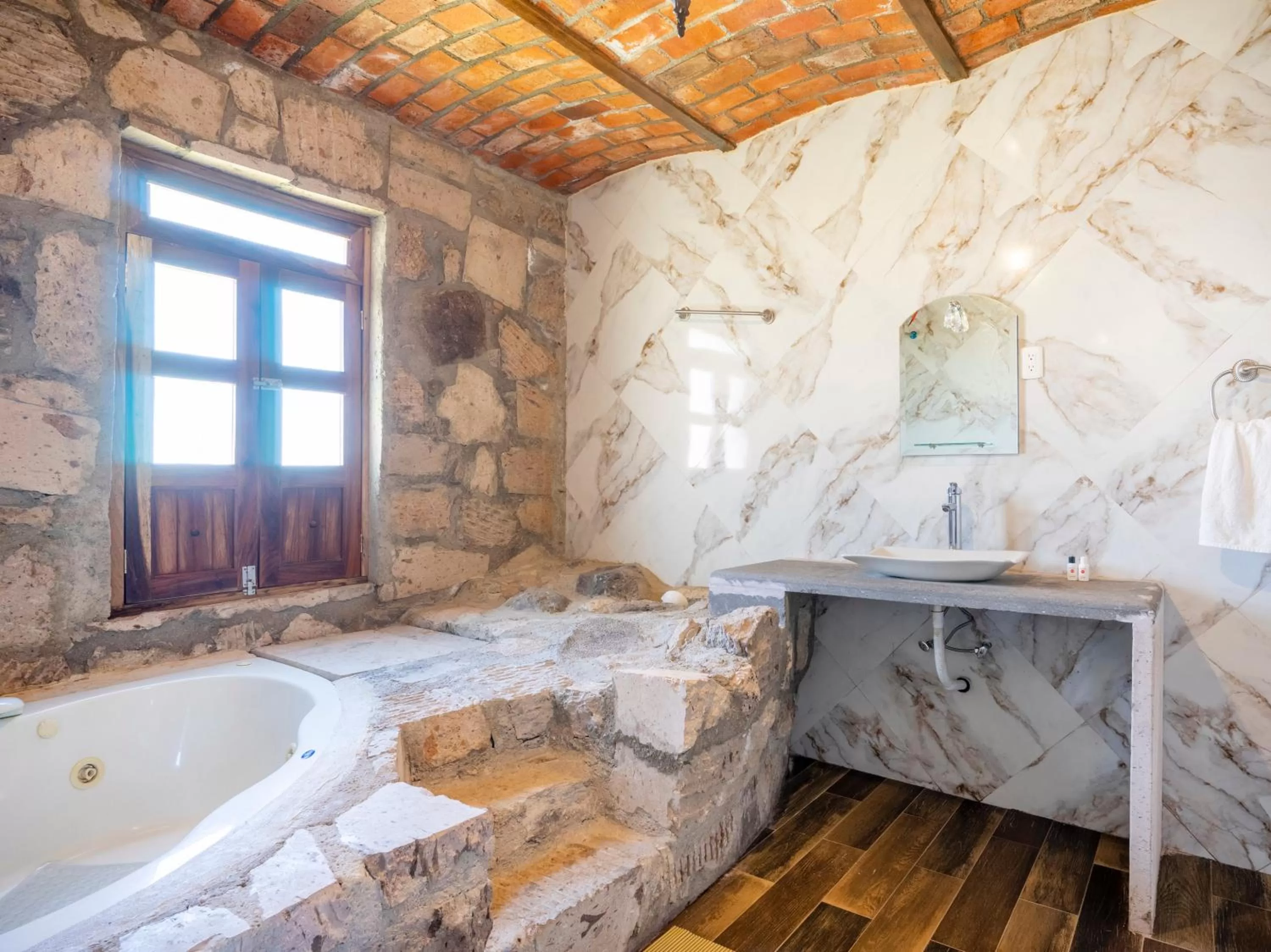 Bathroom in Capital O Hotel Posada Terraza, Tequila Jalisco