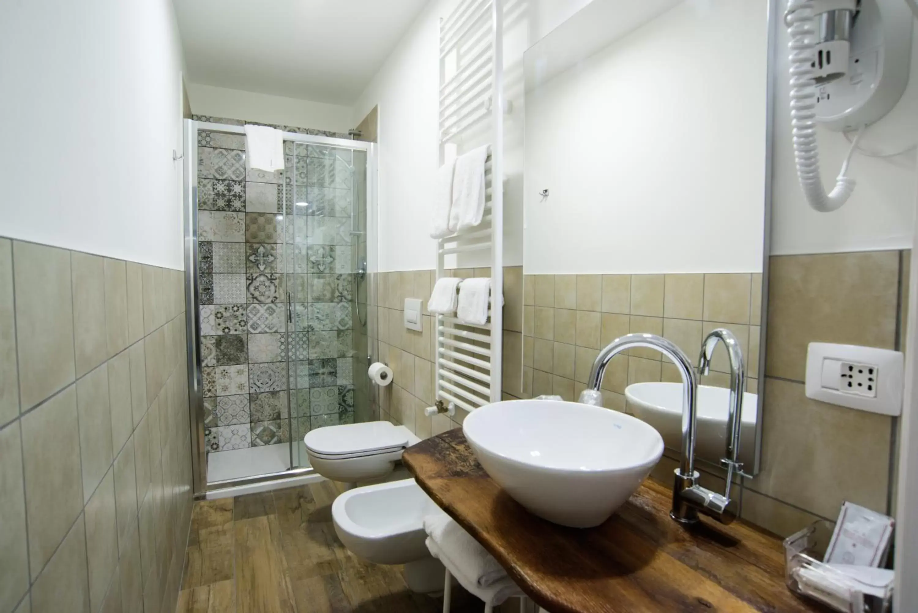 Shower, Bathroom in Le vigne sull’Adda