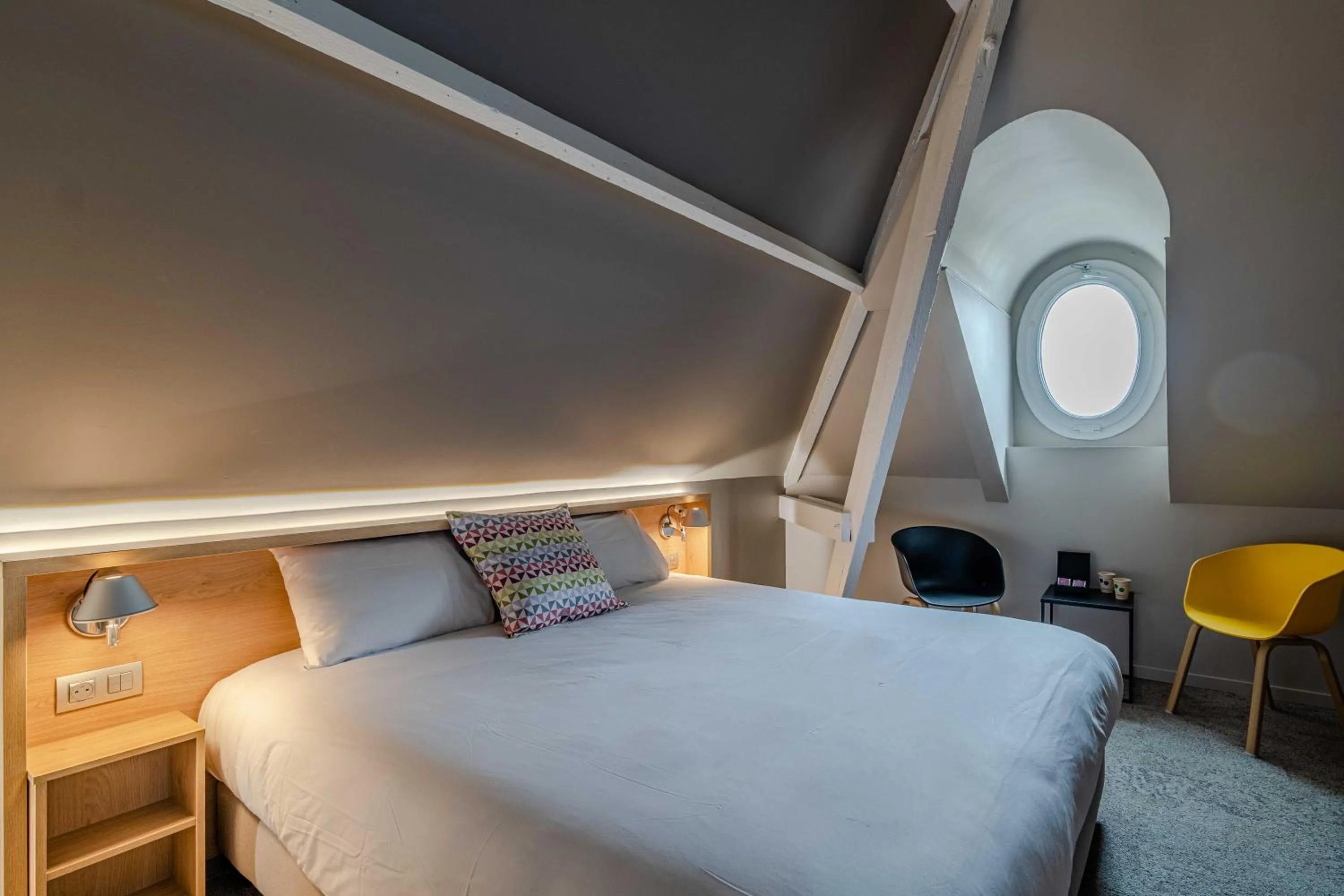 Bed in Campanile Caen Centre Gare