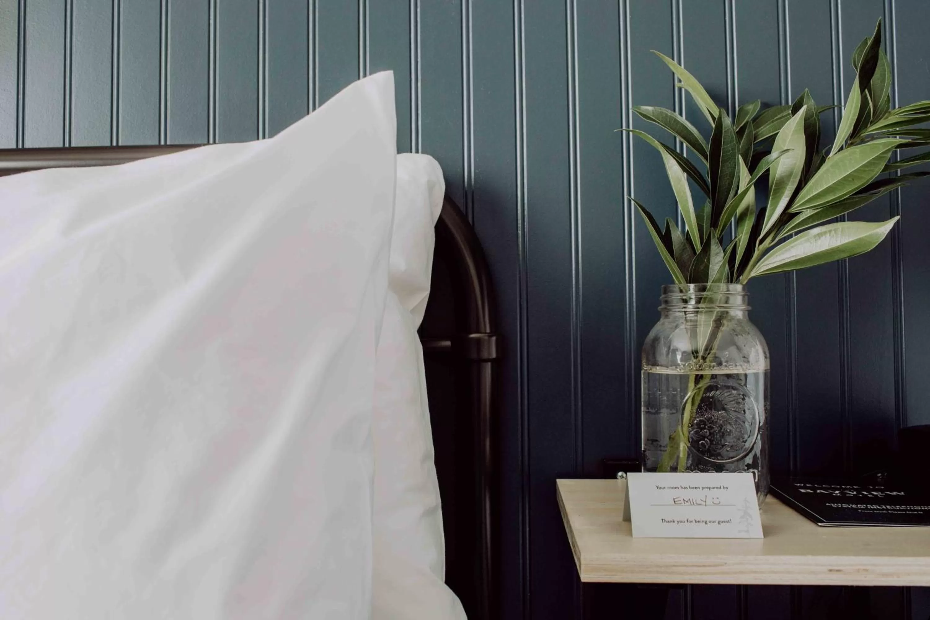 Bed in The Bayview Motel - Fort Frances, ON - Lakeside Motel