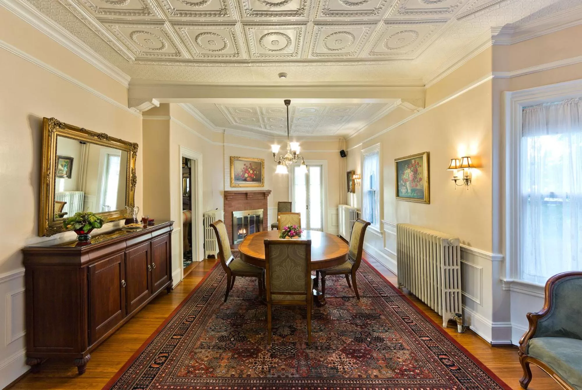 Dining area in The Elmhurst Inn