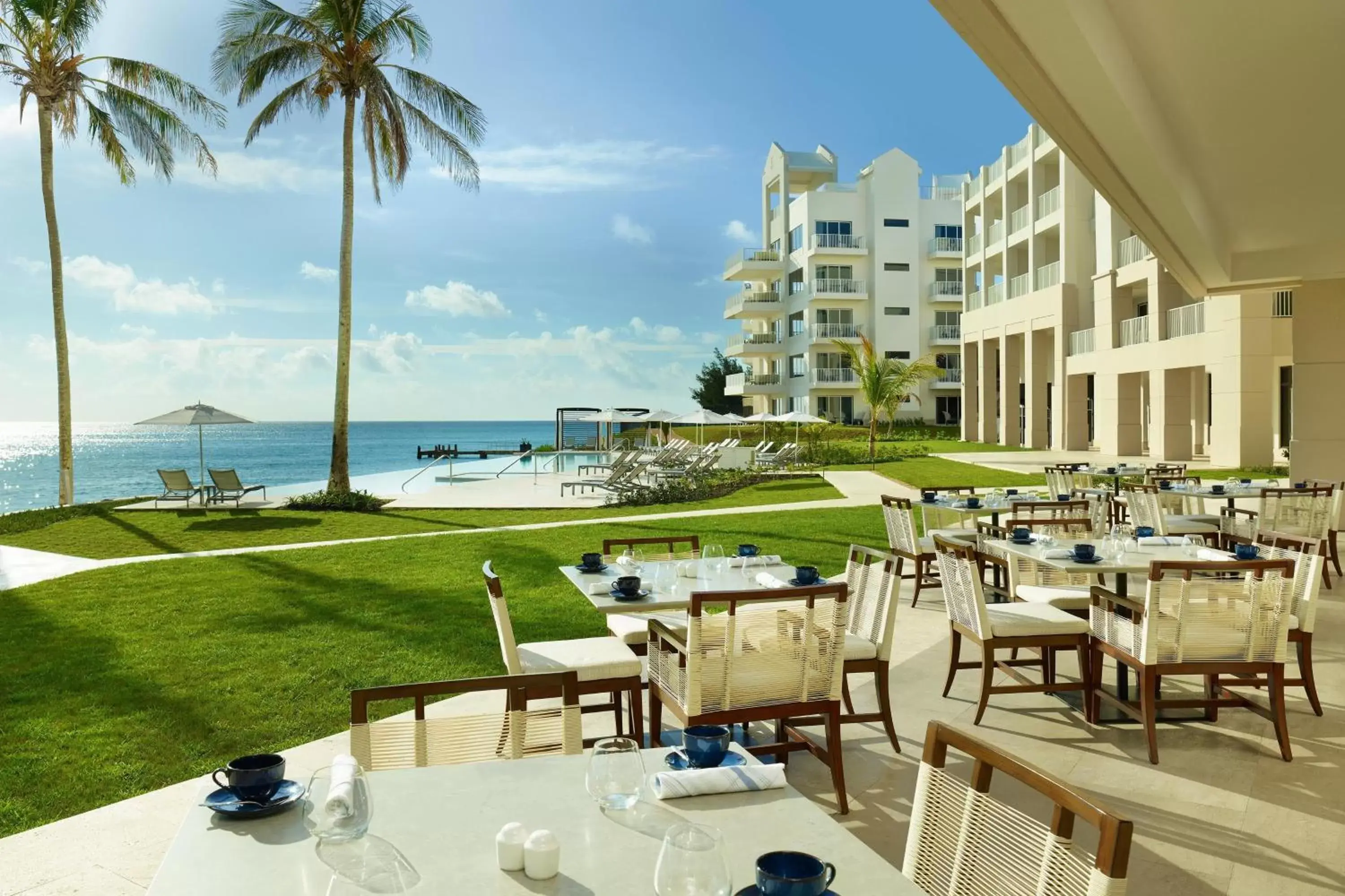 Restaurant/Places to Eat in The St Regis Bermuda Resort