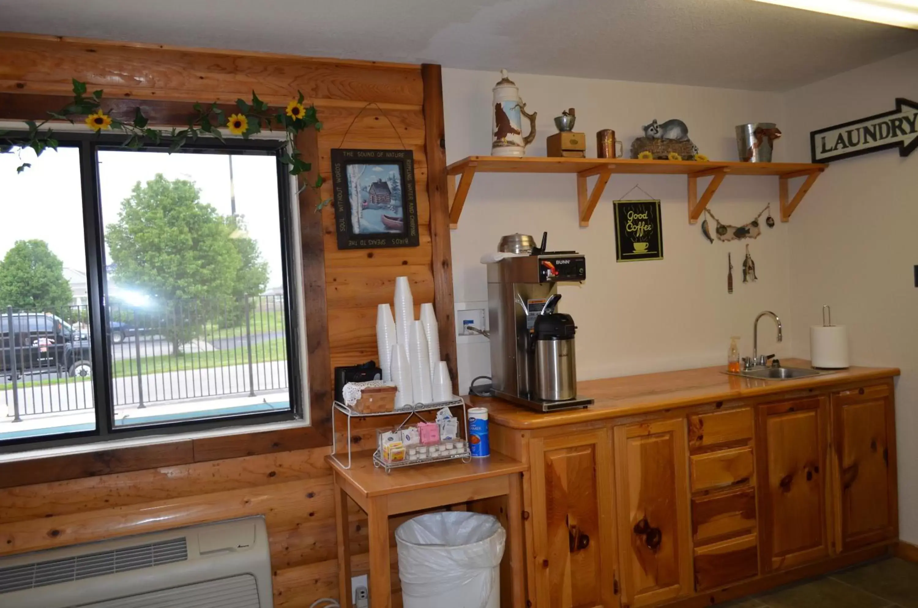 Kitchen or kitchenette in Booneslick Lodge - Neosho