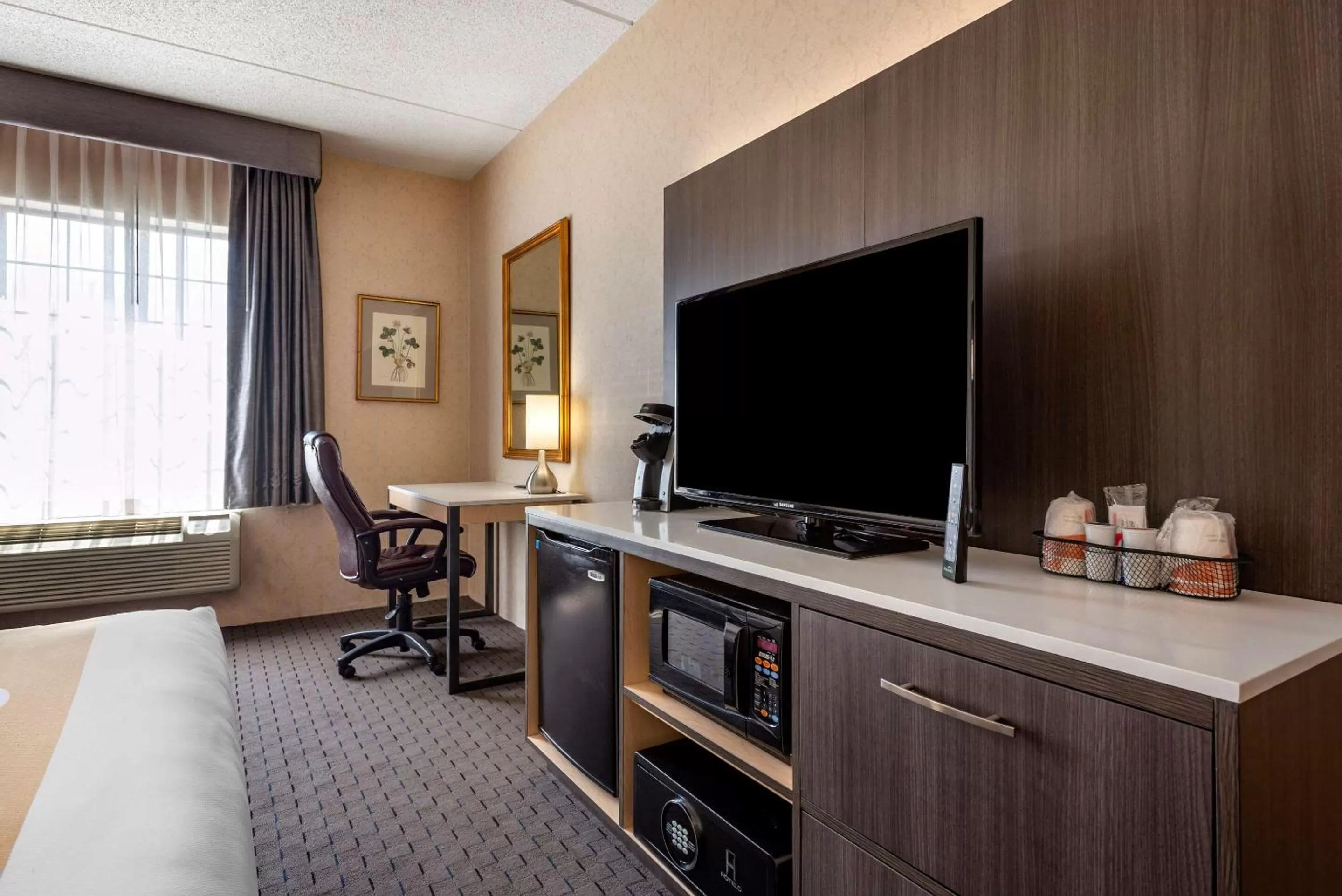 Bedroom, Bed in Quality Inn Montgomeryville-Philadelphia