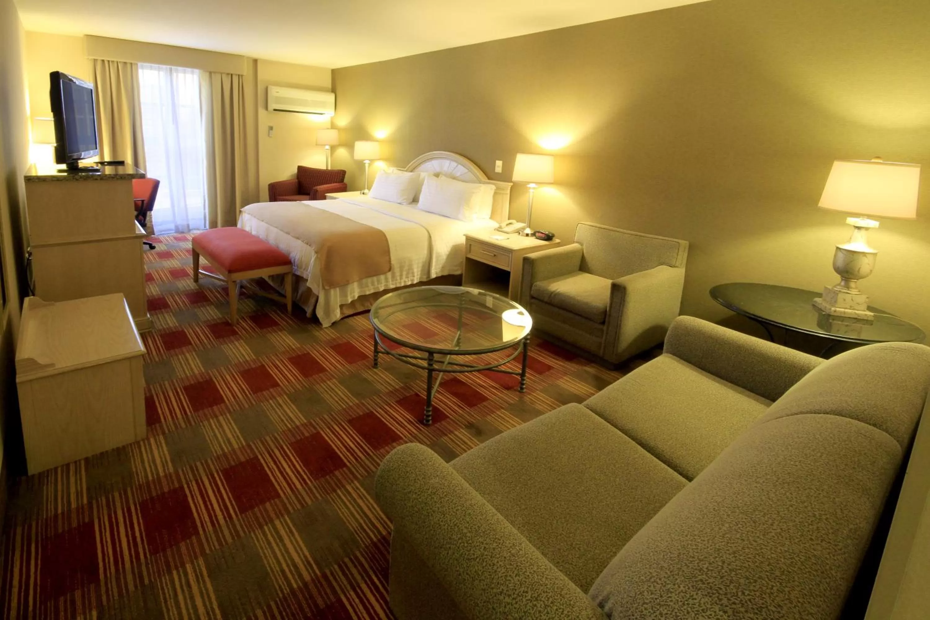 Day, Bed in Holiday Inn Monclova by IHG