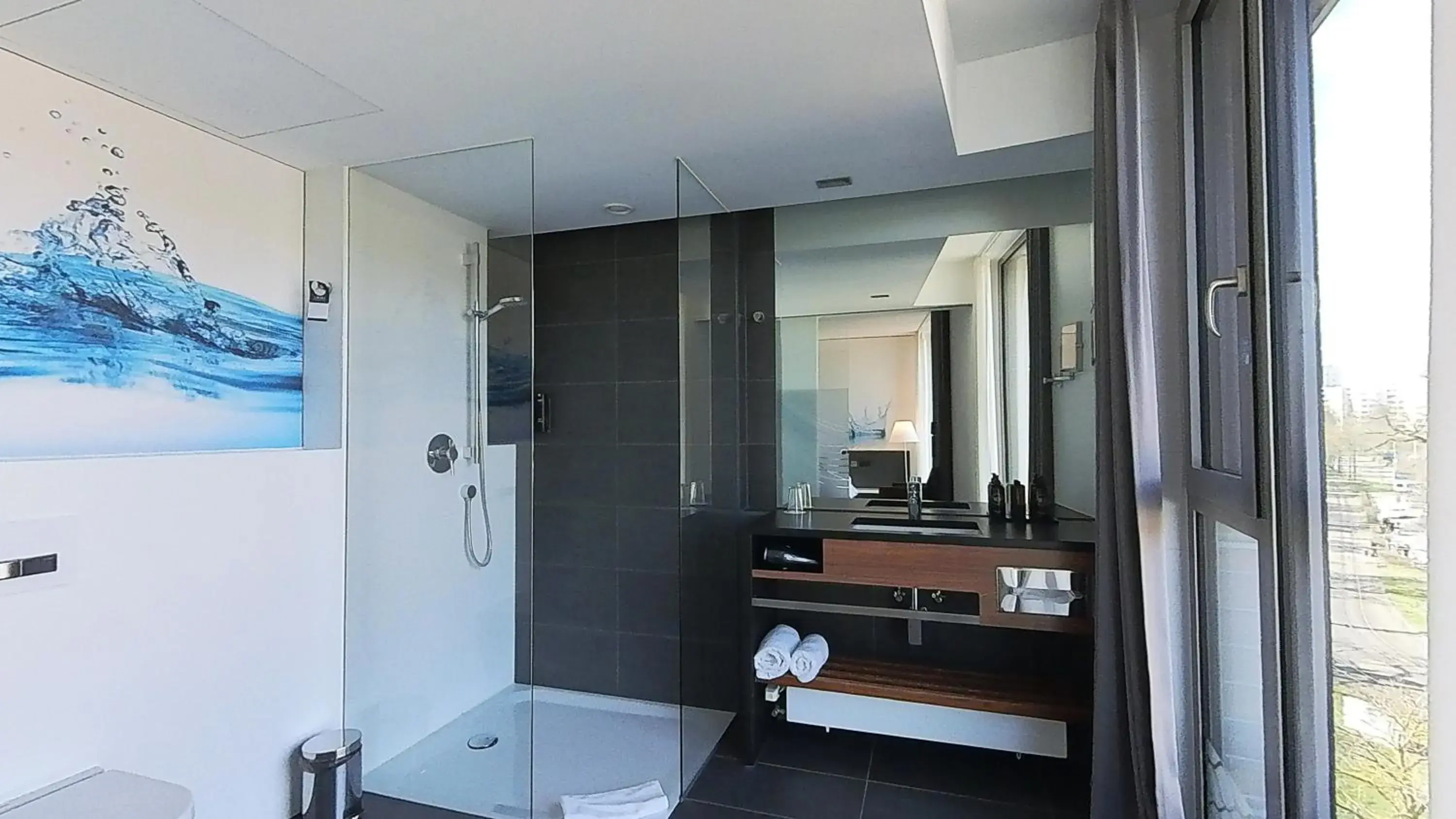 Bathroom in LAGO hotel & restaurant am see