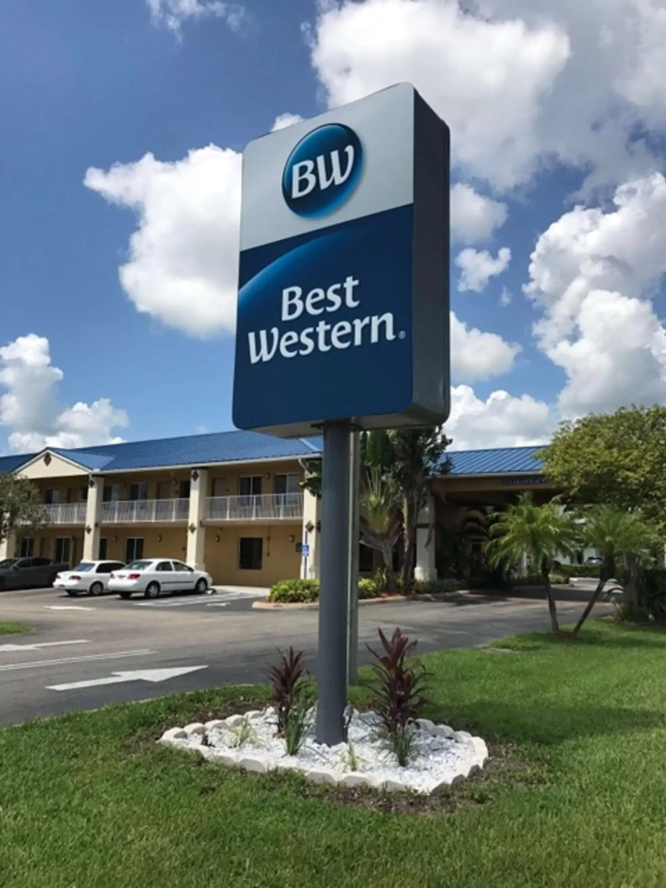 Facade/entrance, Property Building in Best Western of Clewiston