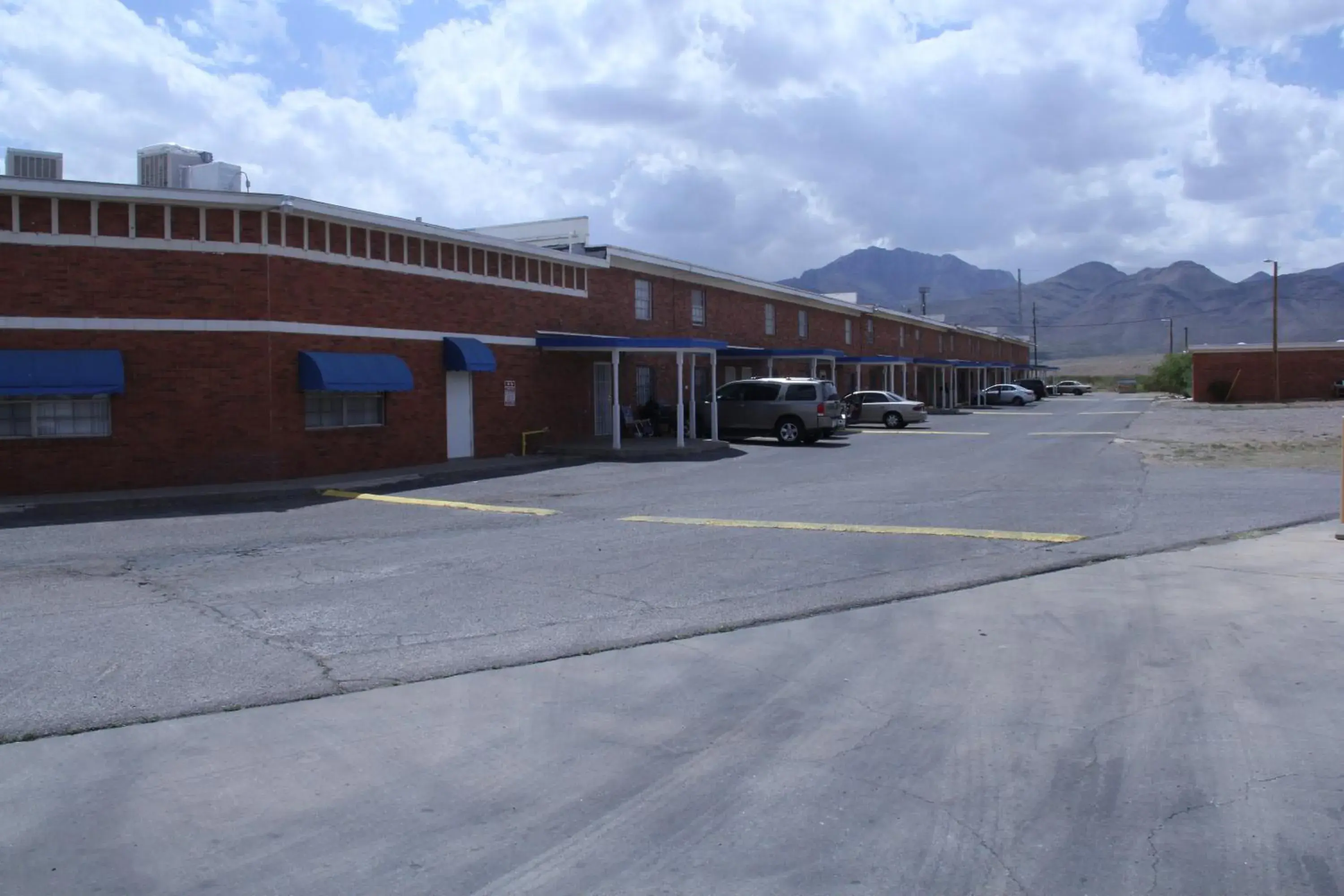 Landmark view, Property Building in Super Lodge Motel El Paso