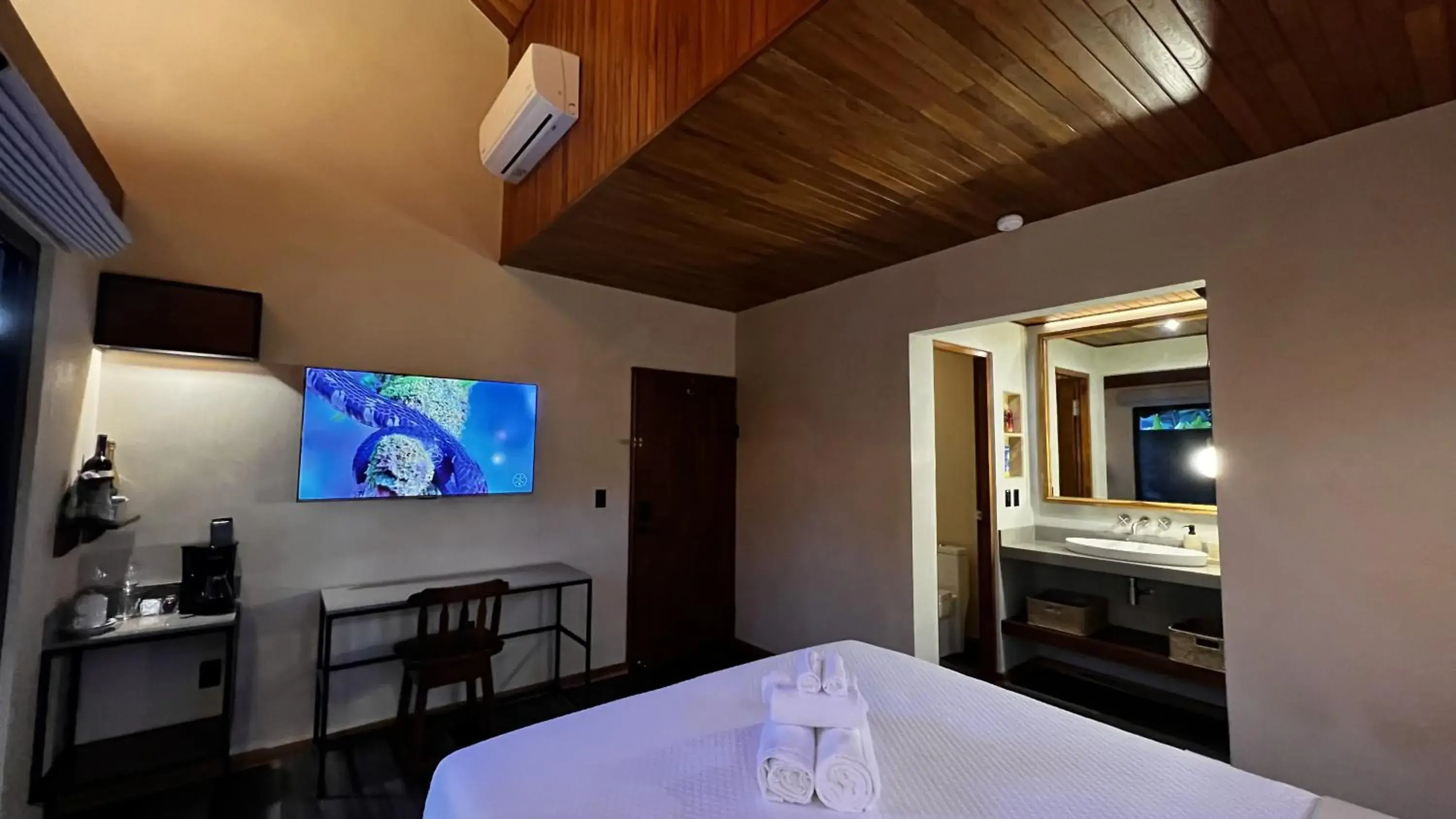 TV and multimedia, TV/Entertainment Center in SUWA VILLA ARENAL