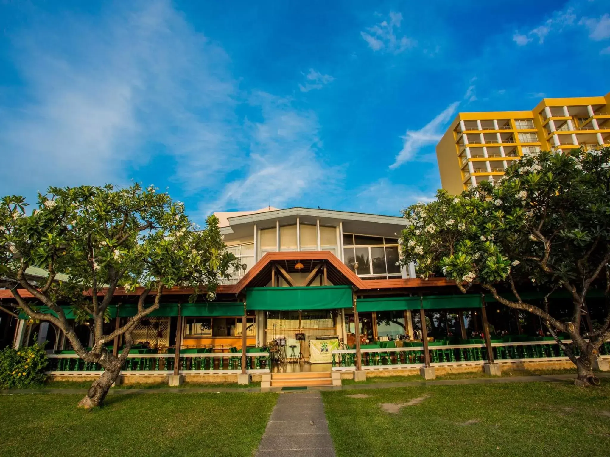 Property building in Sailom Hotel Hua Hin - SHA Extra Plus Property building in Sailom Hotel Hua Hin - SHA Extra Plus