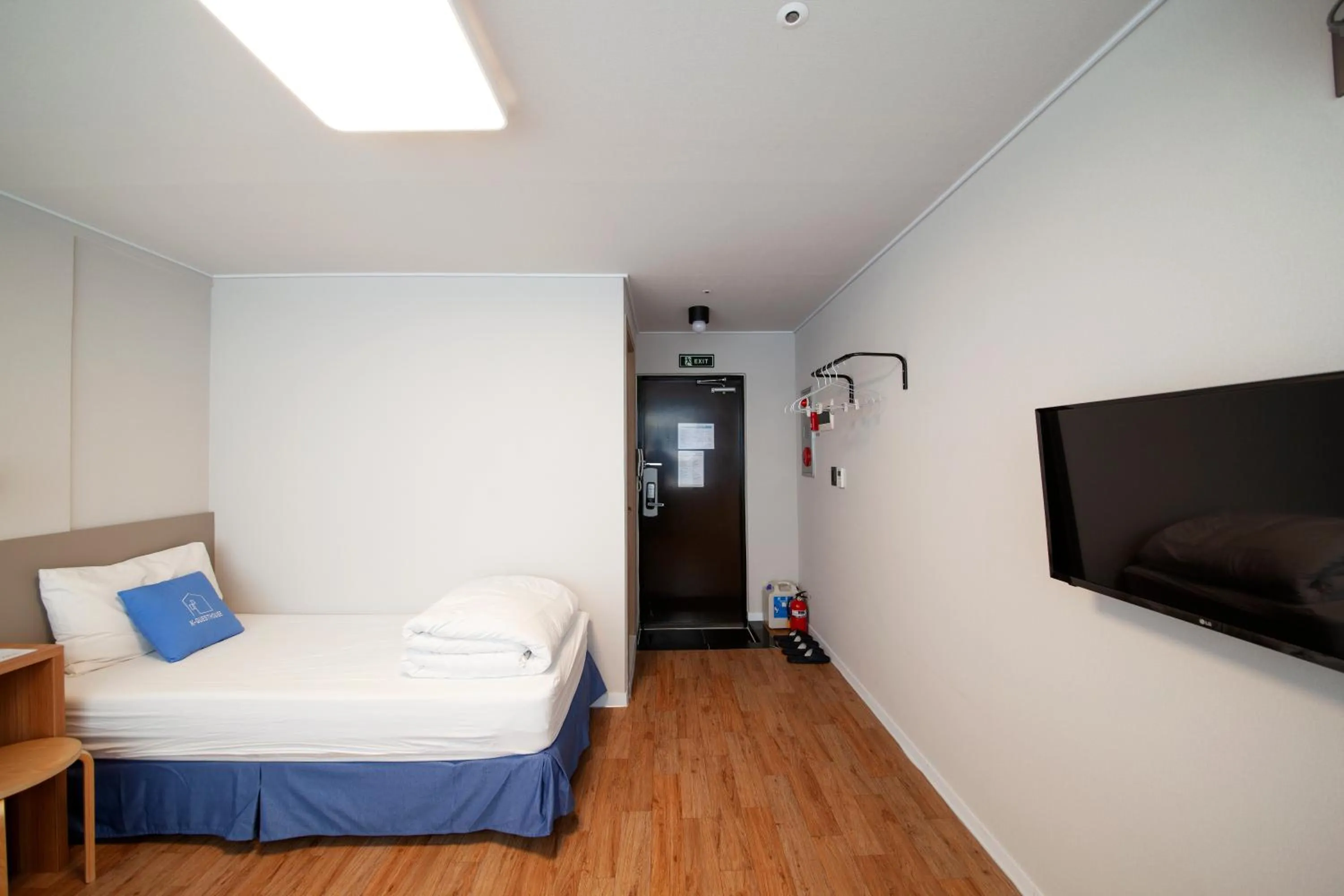 Photo of the whole room, Bed in K-Grand Hostel Dongdaemun