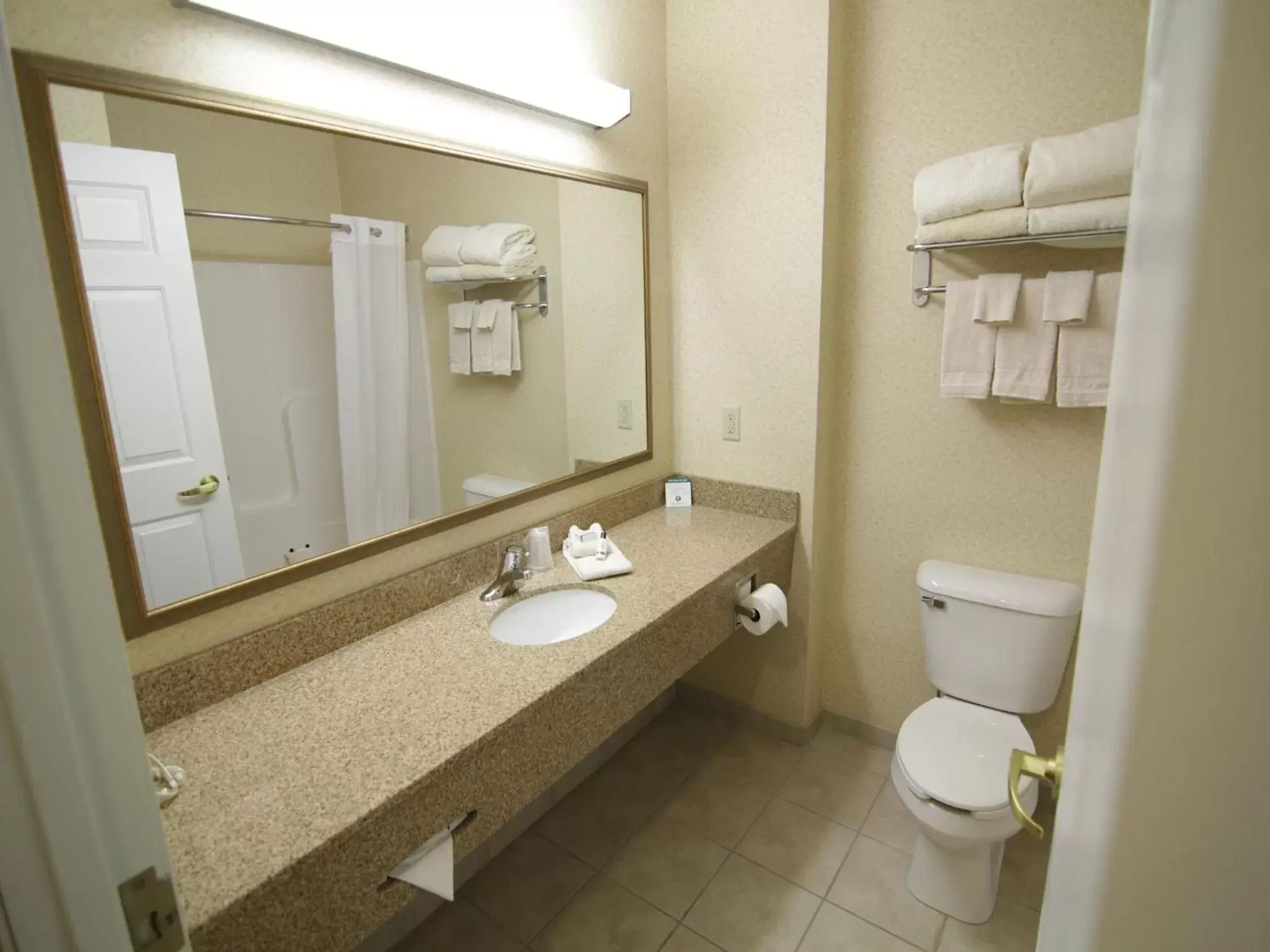 Toilet, Bathroom in Town & Country Inn and Suites