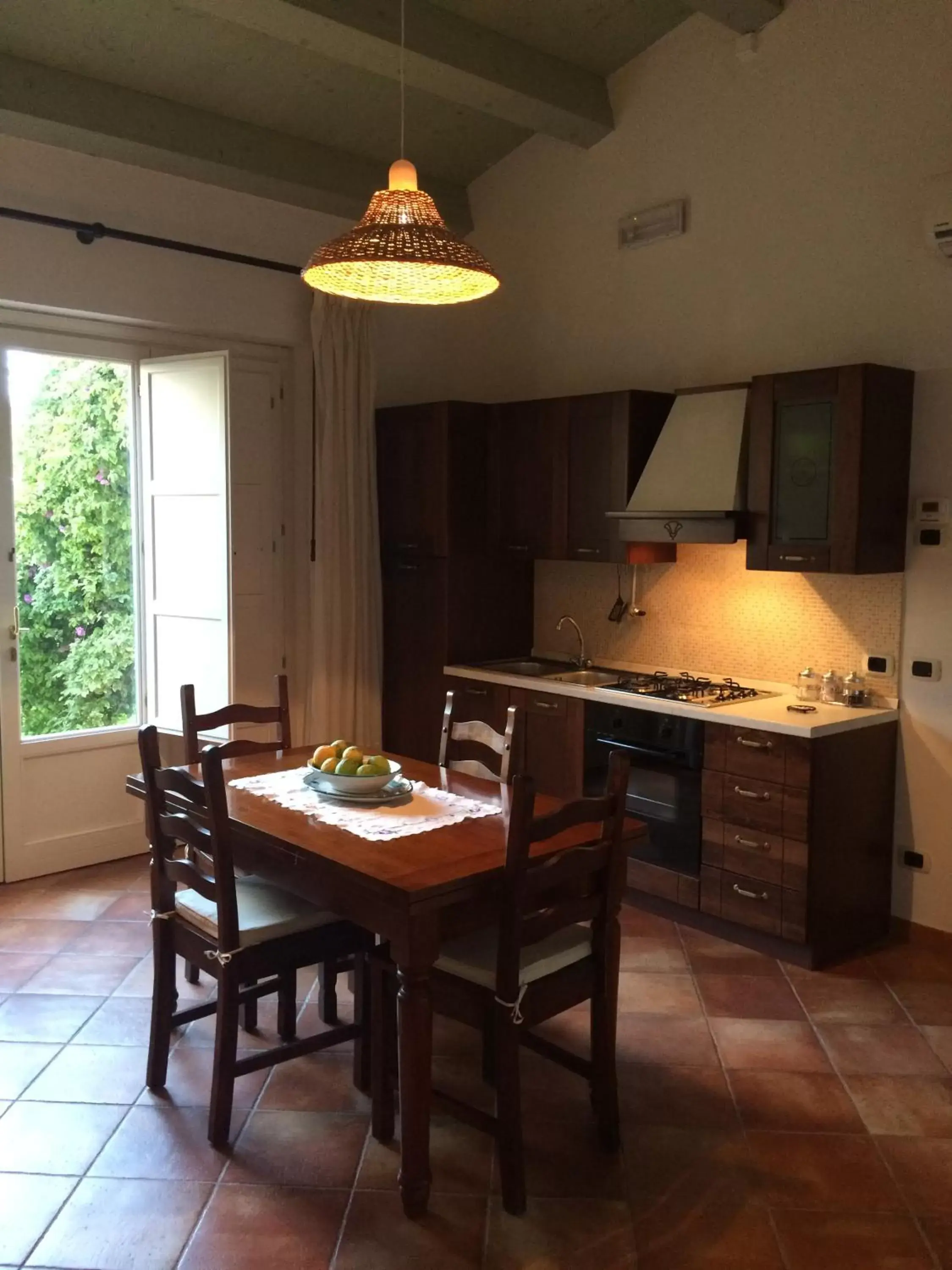 Kitchen or kitchenette, Dining Area in Torre Archirafi Resort