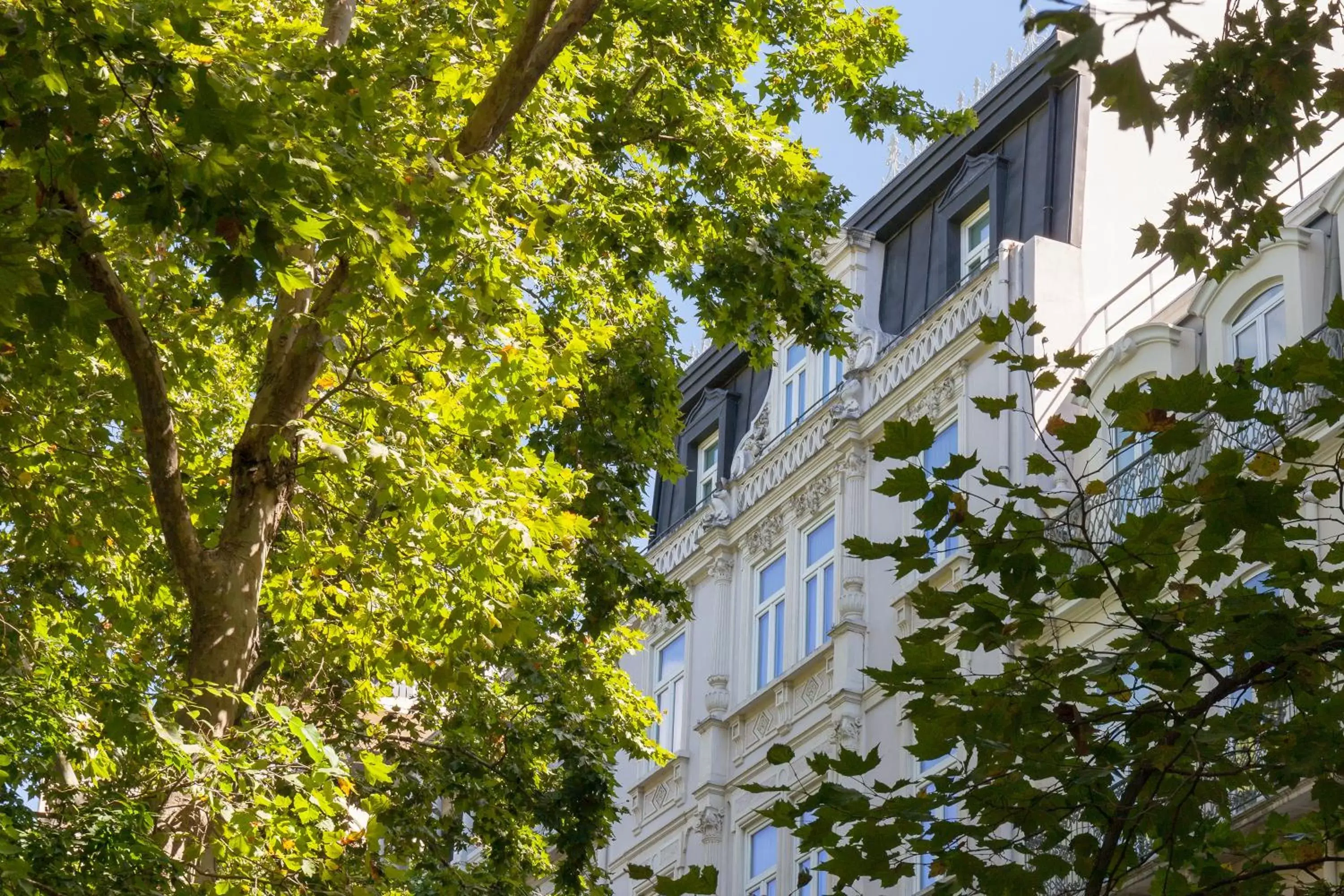 Property Building in Hotel Valverde Lisboa - Relais & Chateaux
