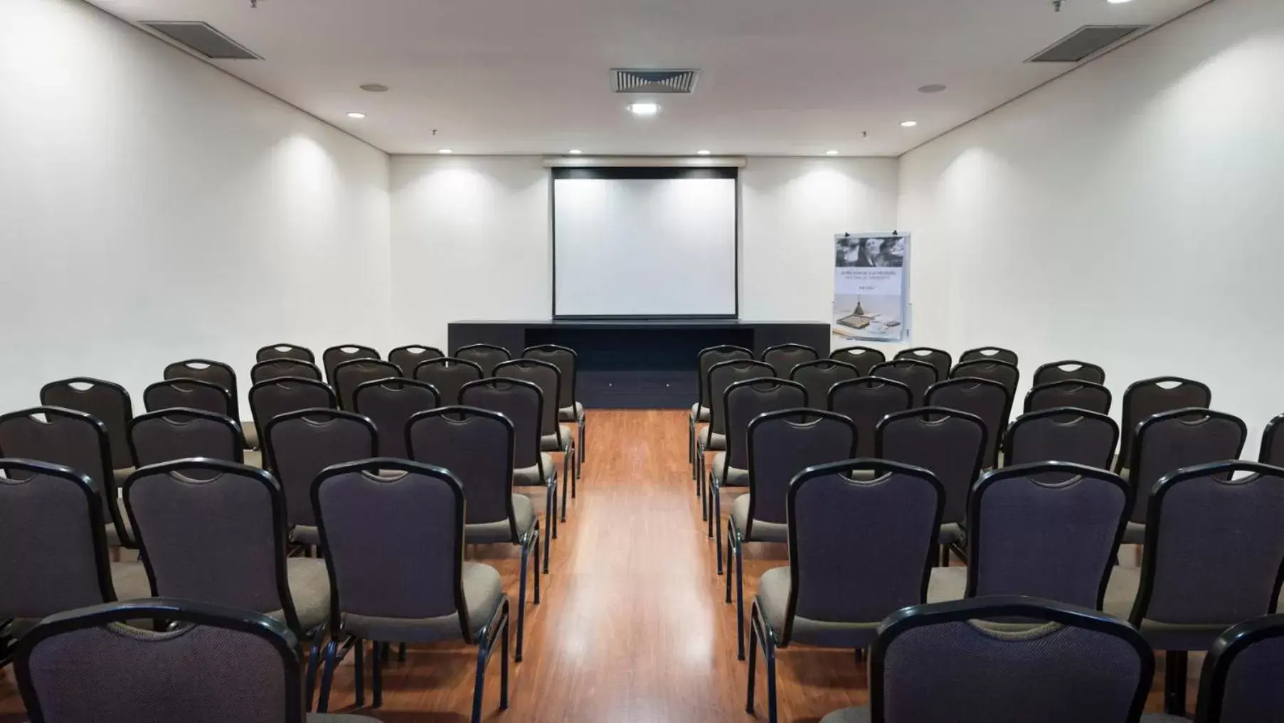 Meeting/conference room in ibis Campinas