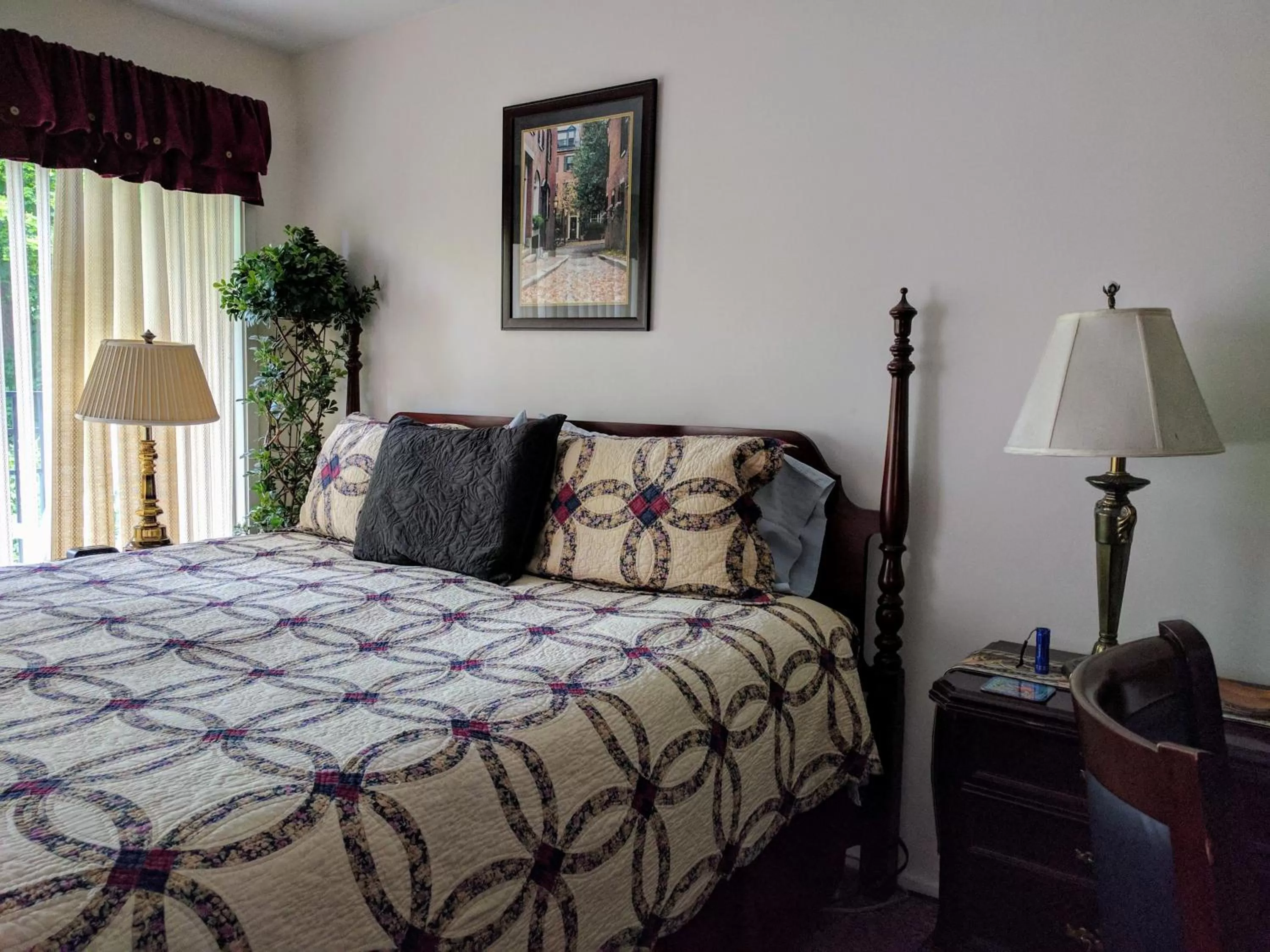 Bed in Ann Arbor Bed and Breakfast