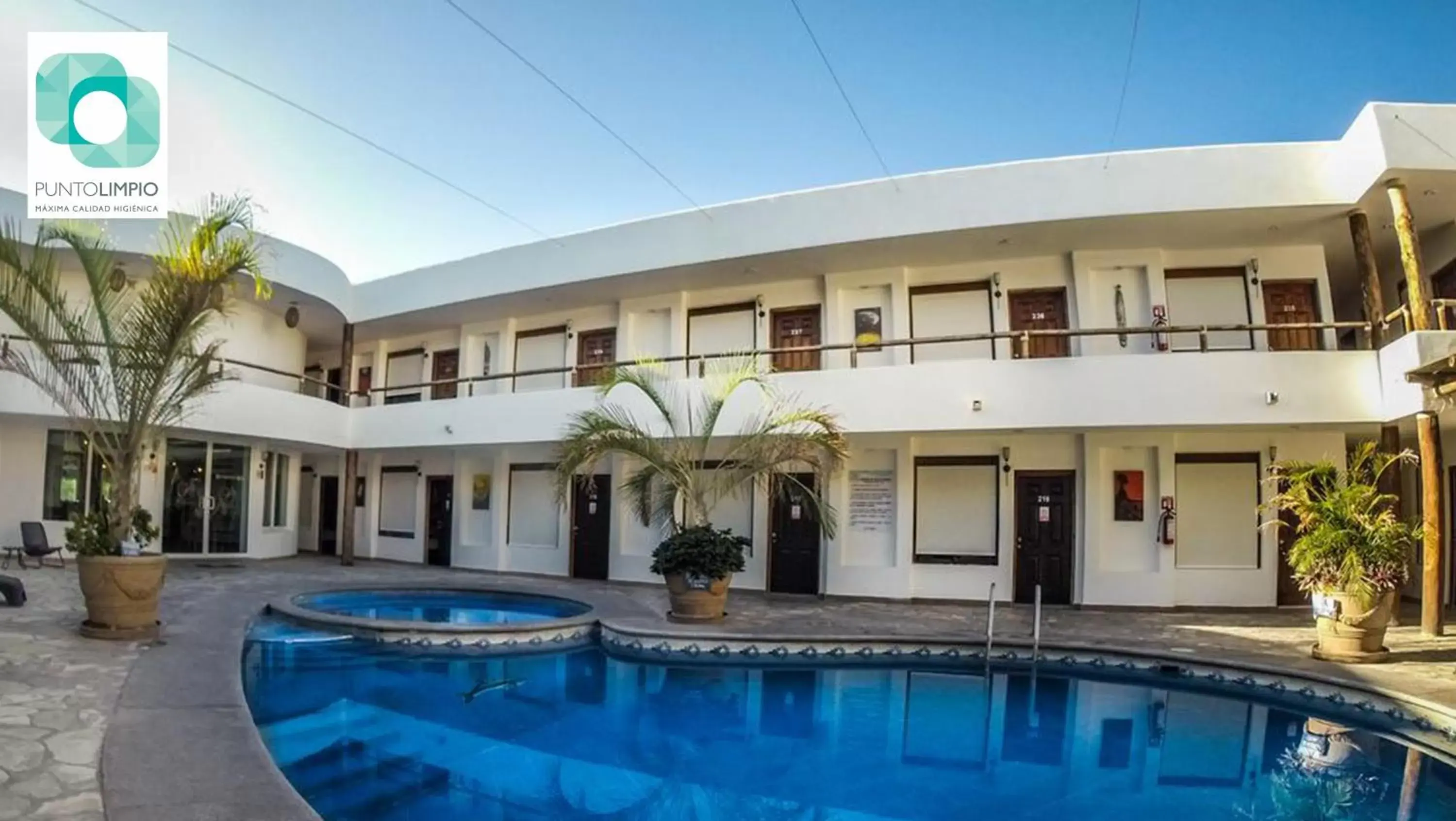 Swimming pool, Property Building in Hotel Maioris La Paz