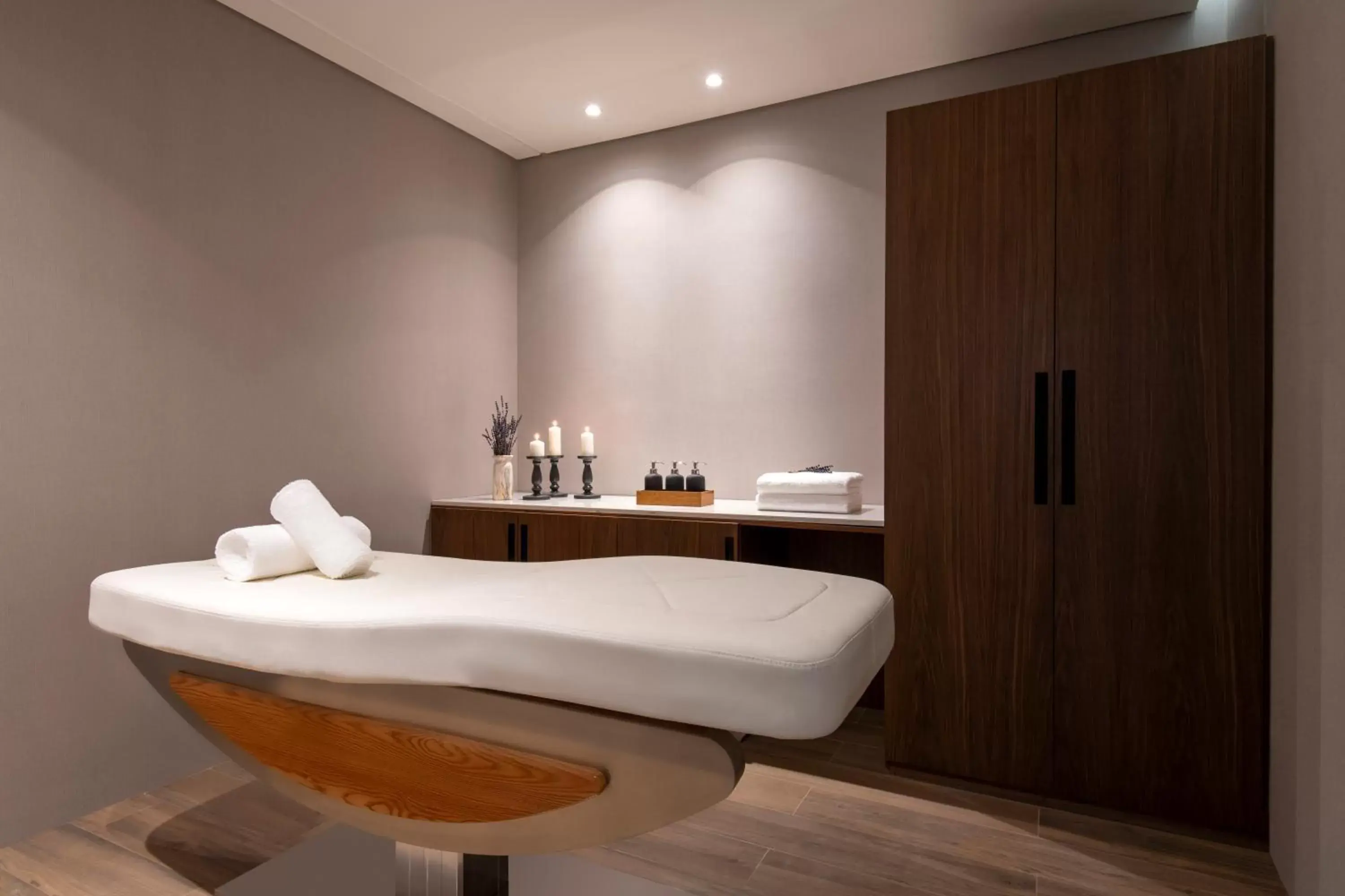 Massage, Bathroom in Swissotel Living Jeddah