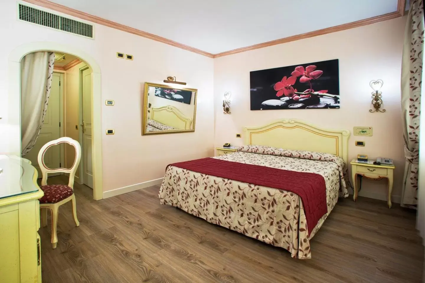 Photo of the whole room, Room Photo in Vip's Motel Luxury Accommodation & Spa