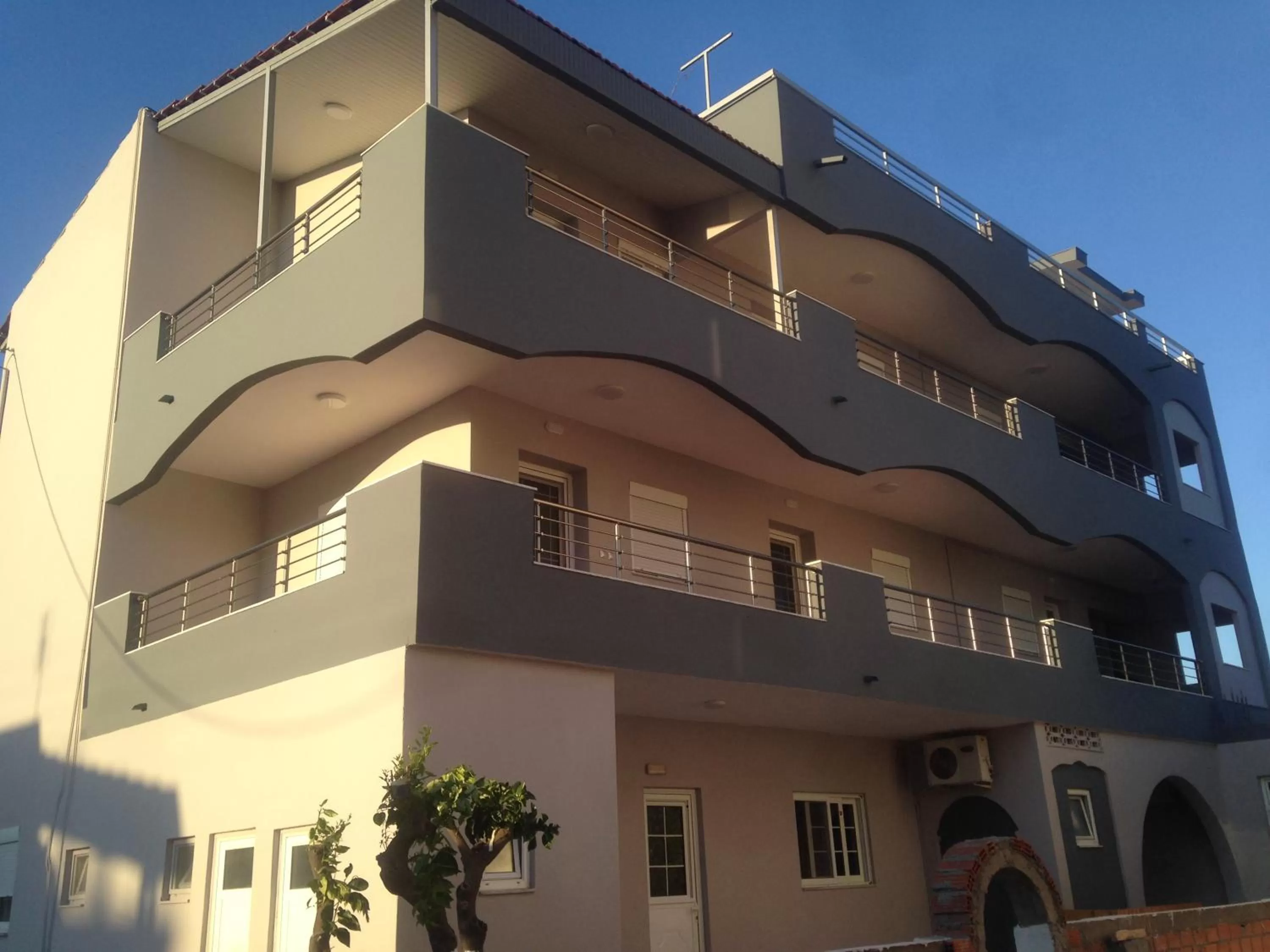 Property building in Platoni Elite