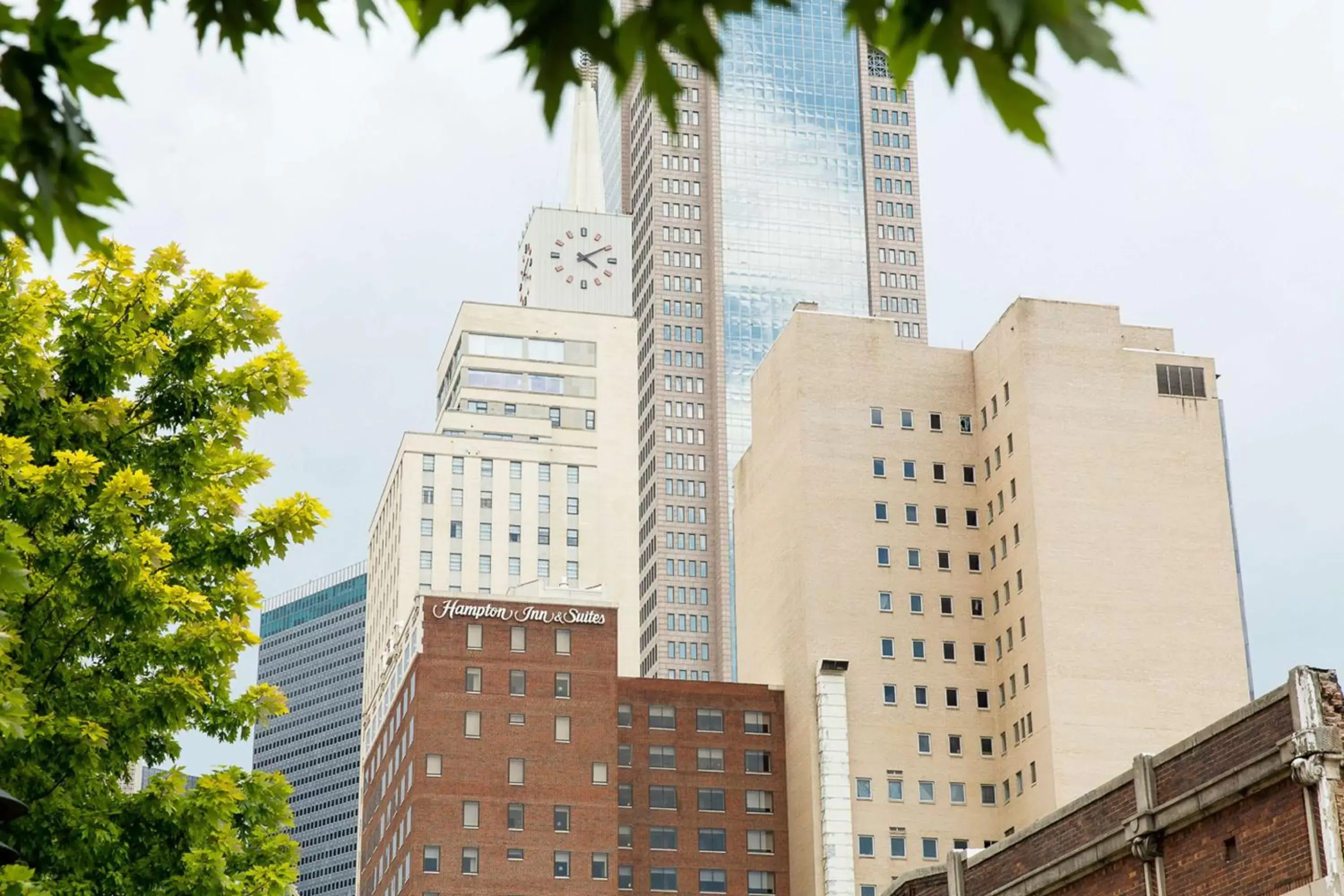 Property Building in Hampton Inn & Suites Dallas Downtown