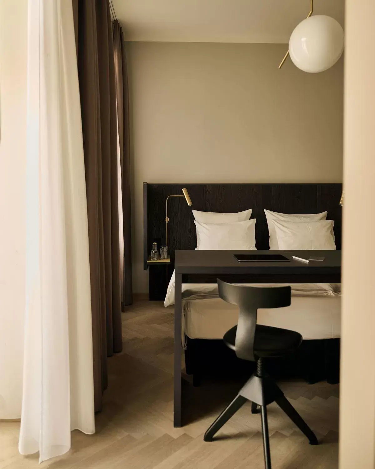 Bed in Melter Hotel & Apartments - a Neighborhood Hotel