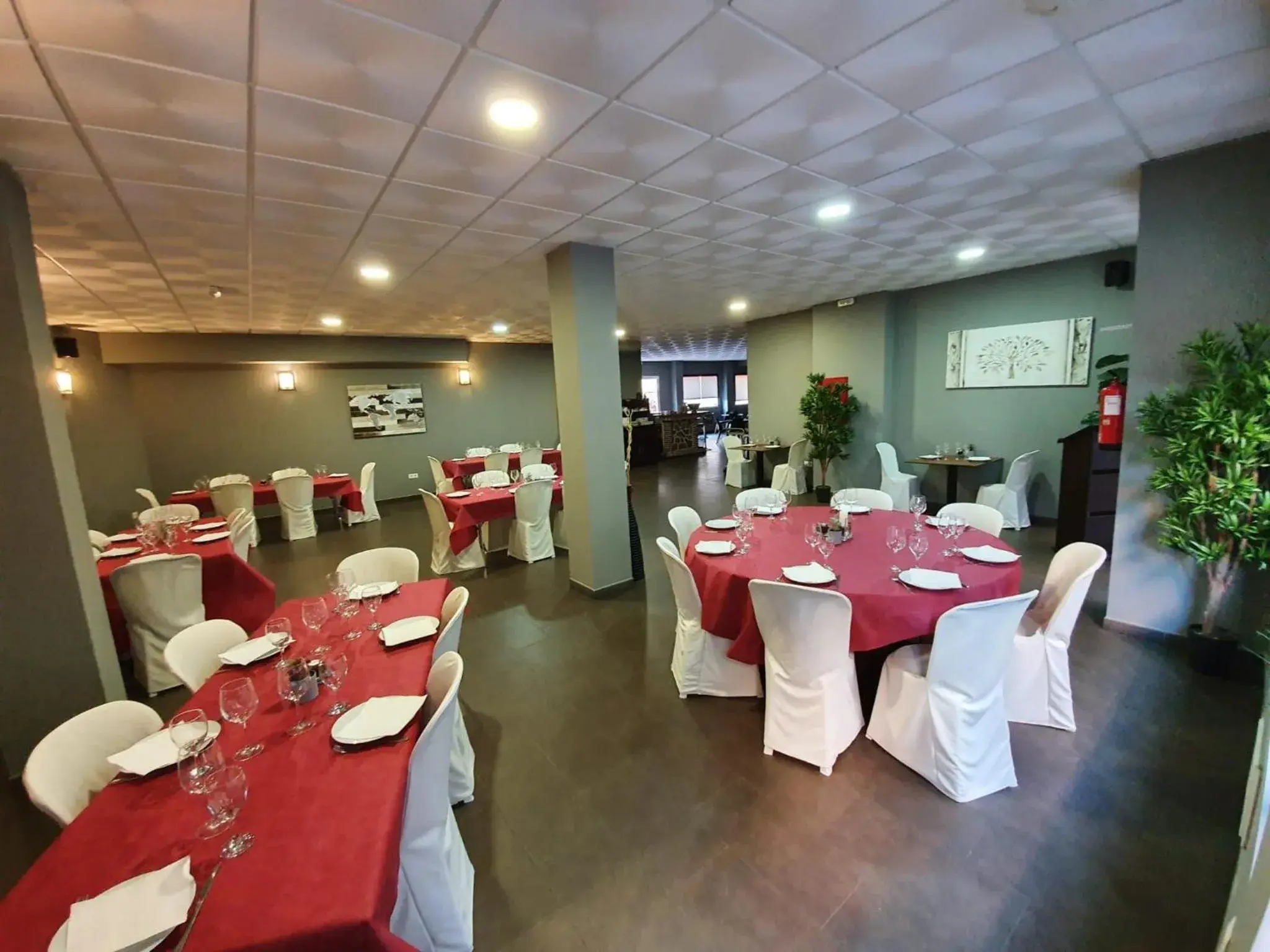 Restaurant/Places to Eat in Hotel Valdemoro