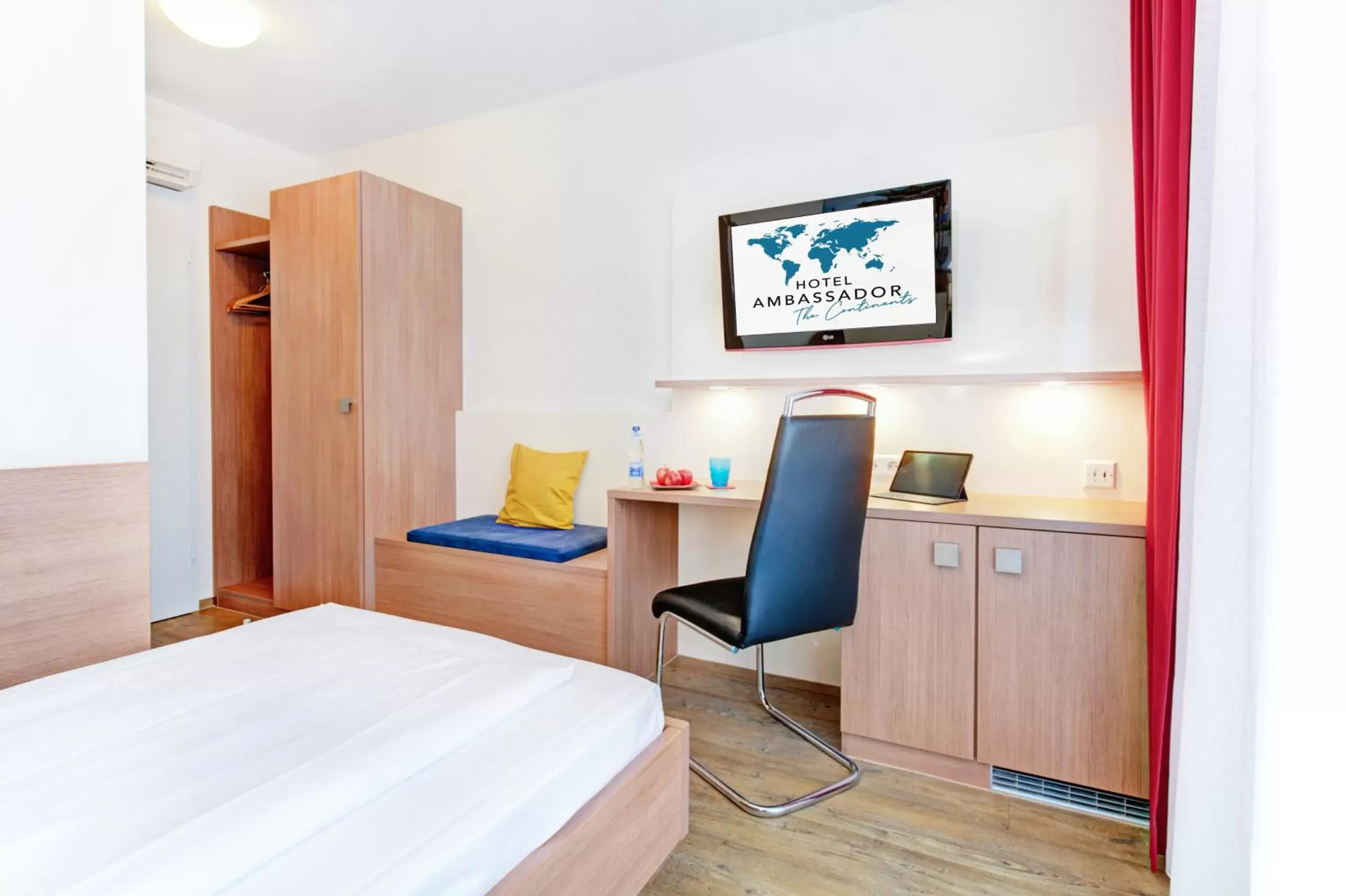 Staff, Bed in Ambassador TheContinents Staff, Bed in Ambassador TheContinents