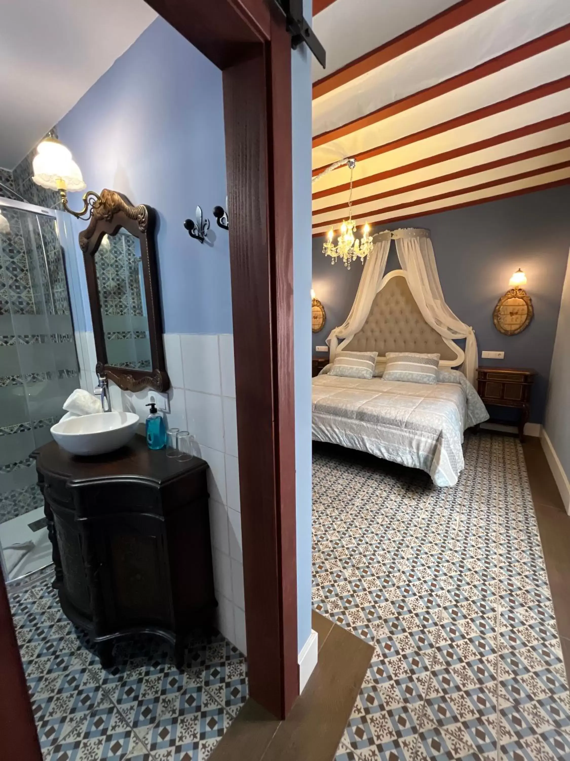 Bed, Bathroom in Retiro del Teatro Almagro