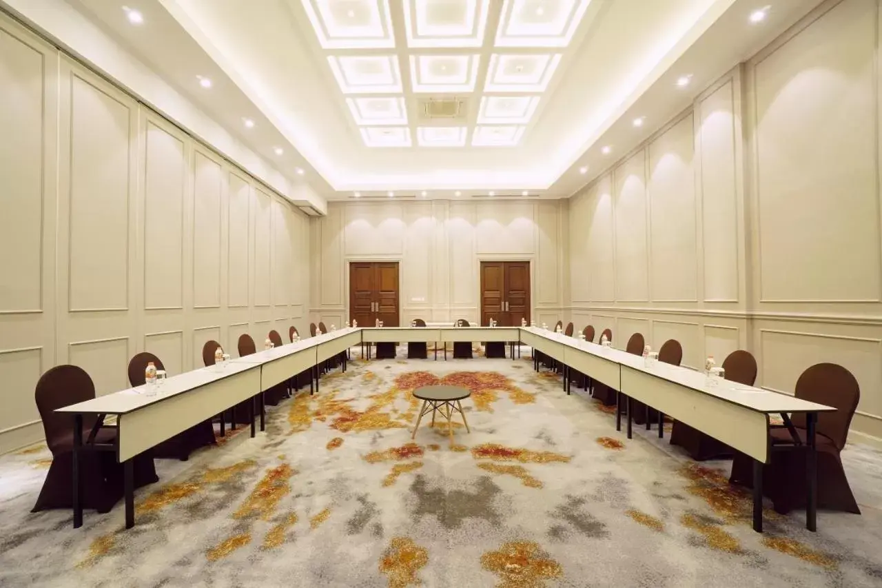 Meeting/conference room in Sentral Cawang Hotel