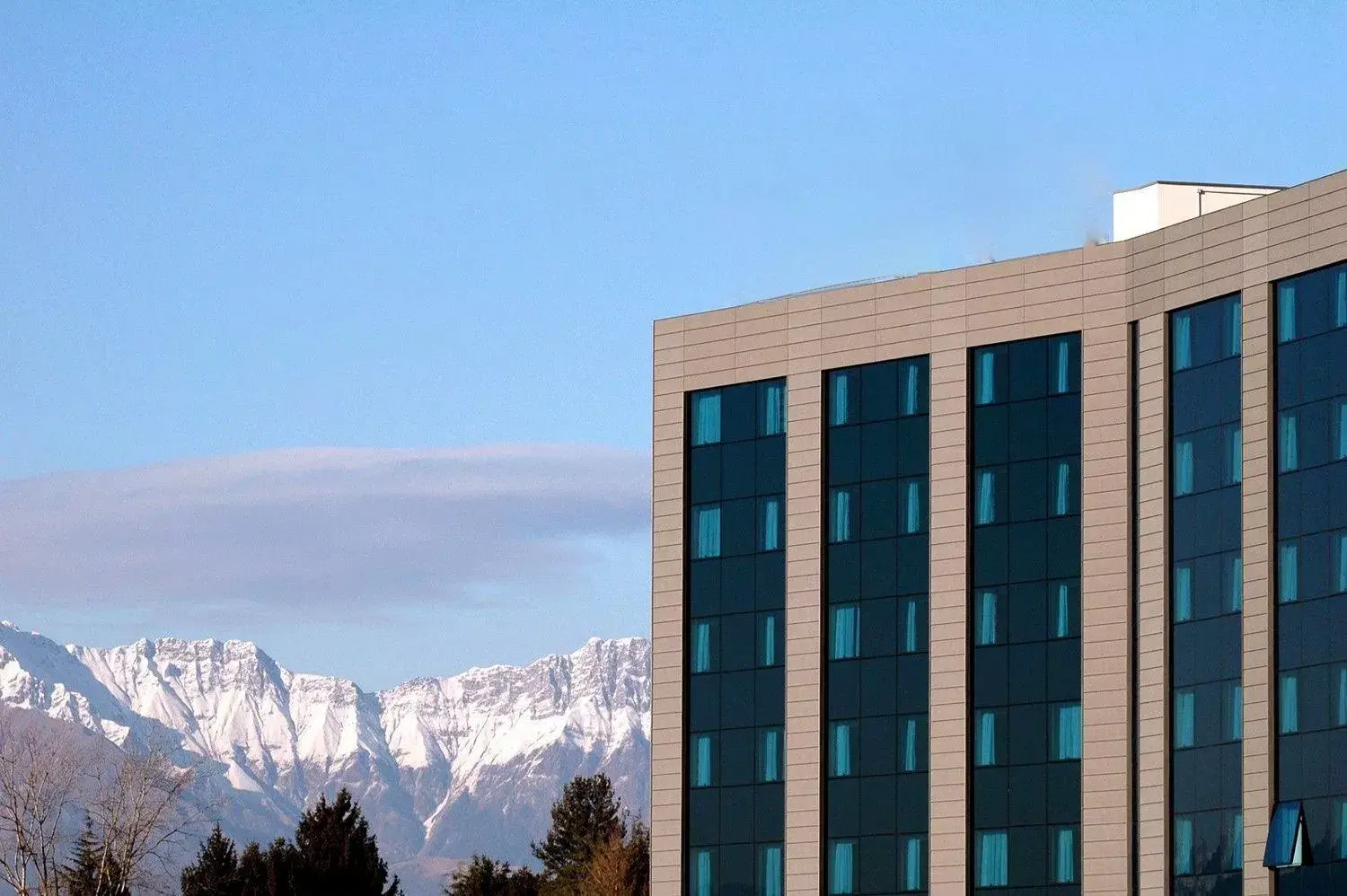 Facade/entrance, Property Building in Meditur Hotel Udine Nord