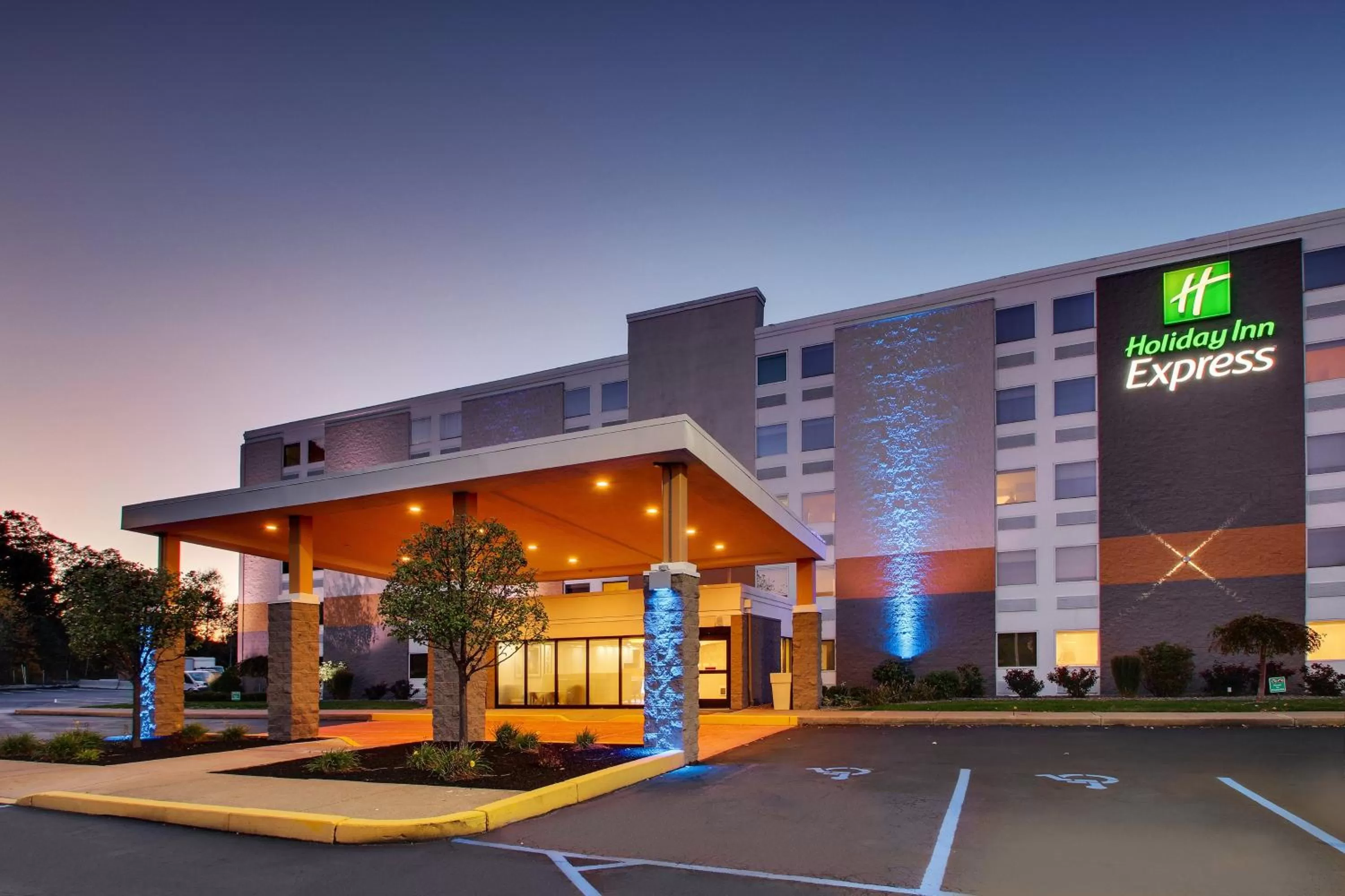 Property building in Holiday Inn Express Pittston - Scranton Airport by IHG