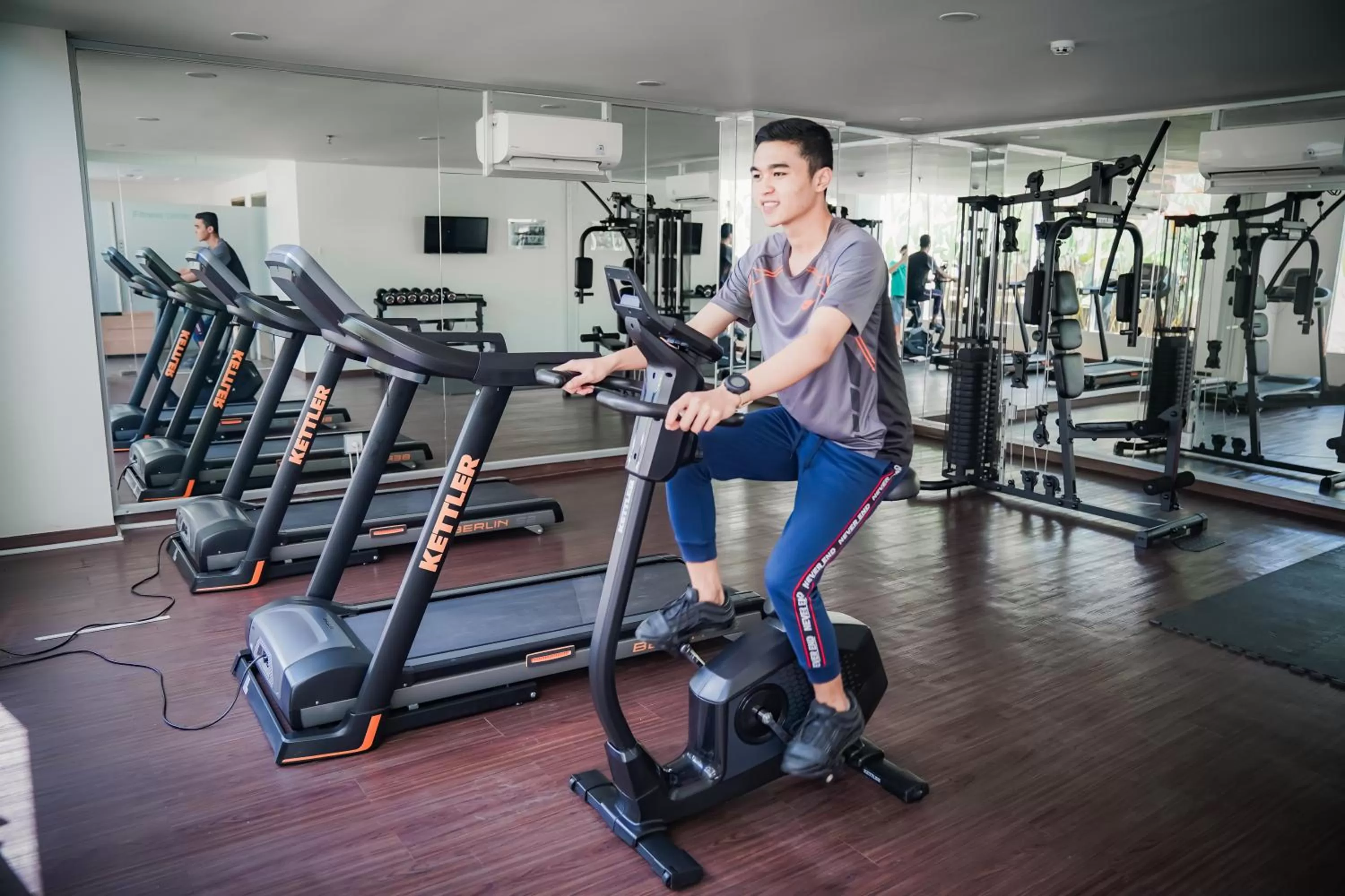 Fitness centre/facilities in Luminor Hotel Purwokerto By WH