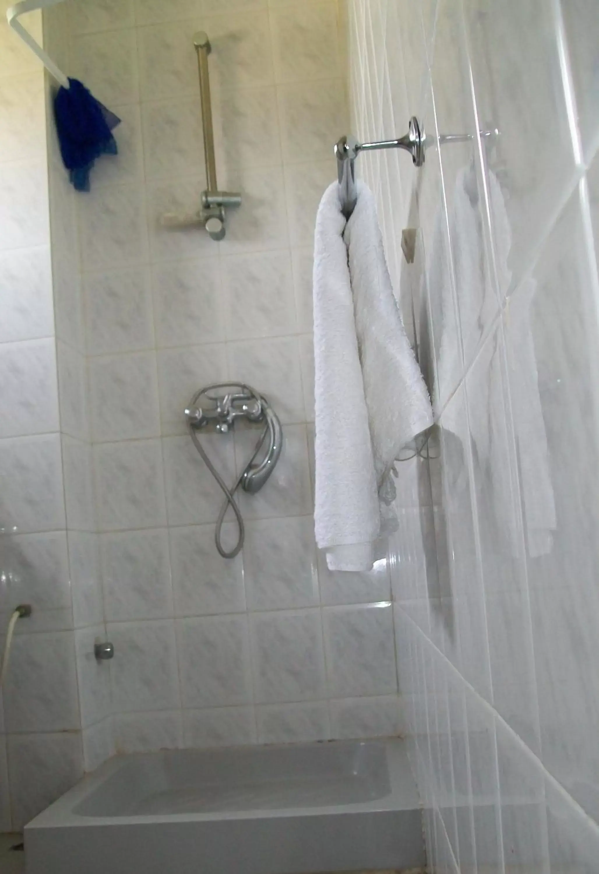 Shower, Bathroom in Pekan Hotel