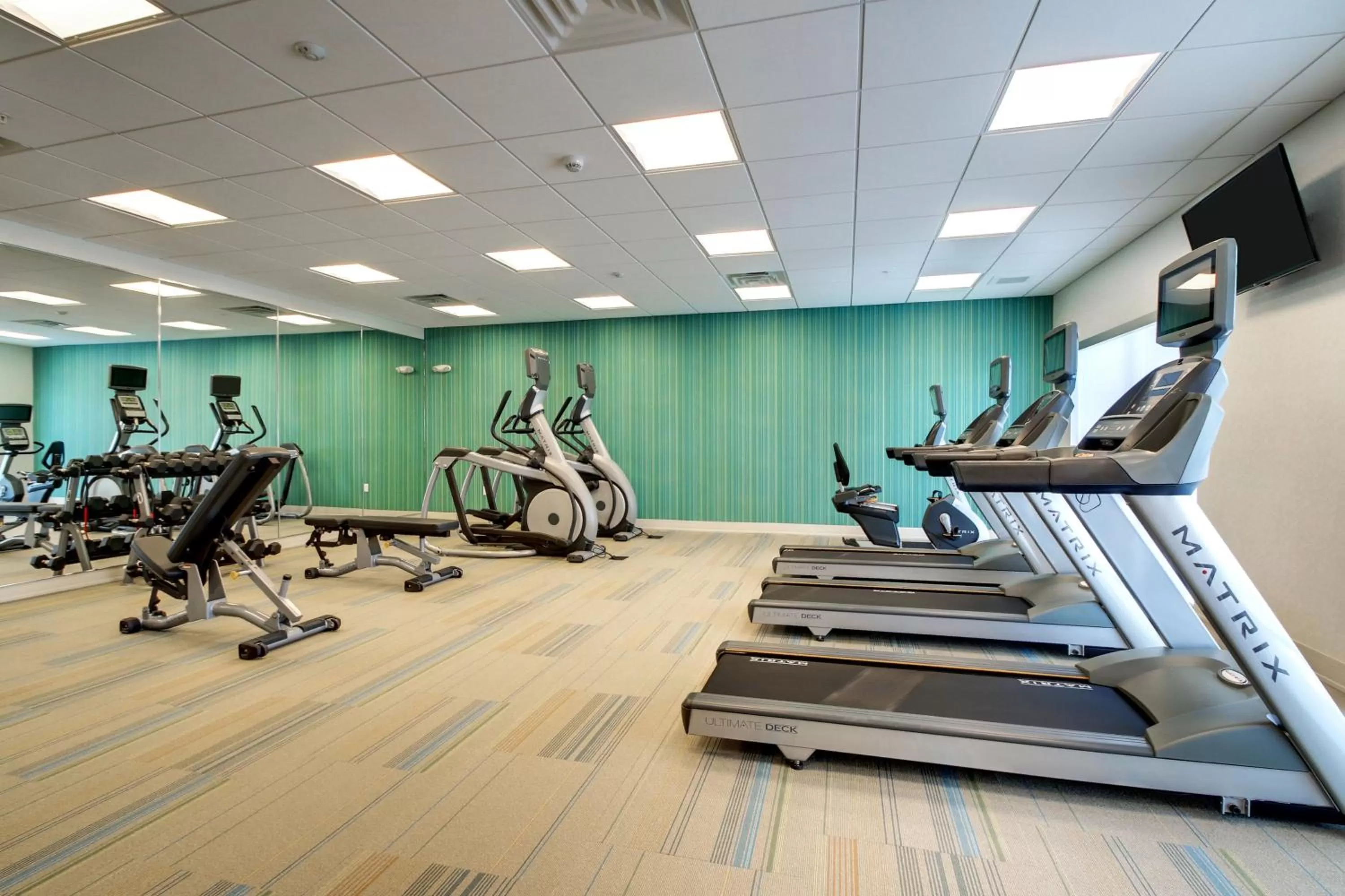 Fitness centre/facilities in Holiday Inn Express & Suites Galesburg by IHG