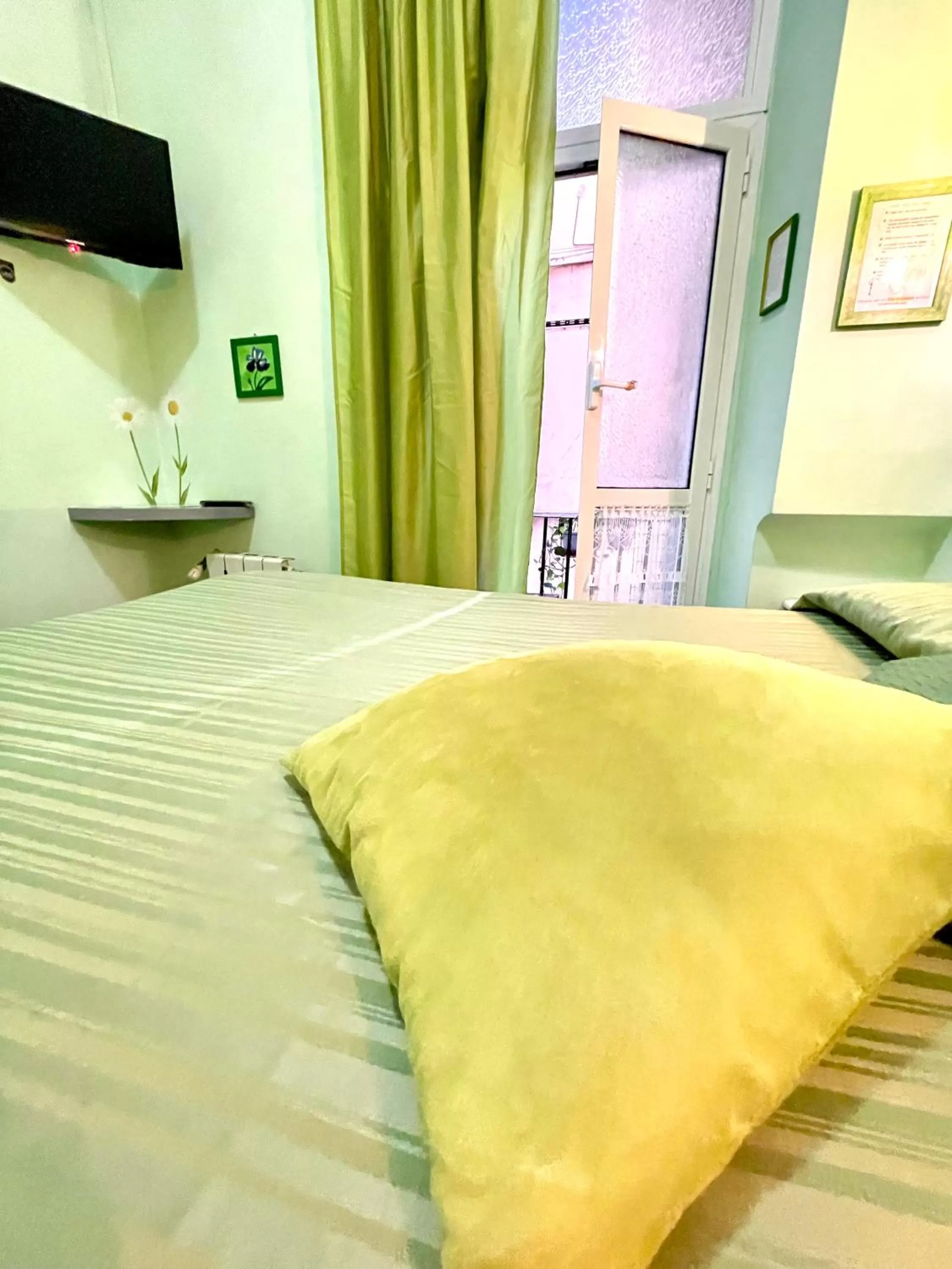 TV and multimedia, Bed in Rhome86