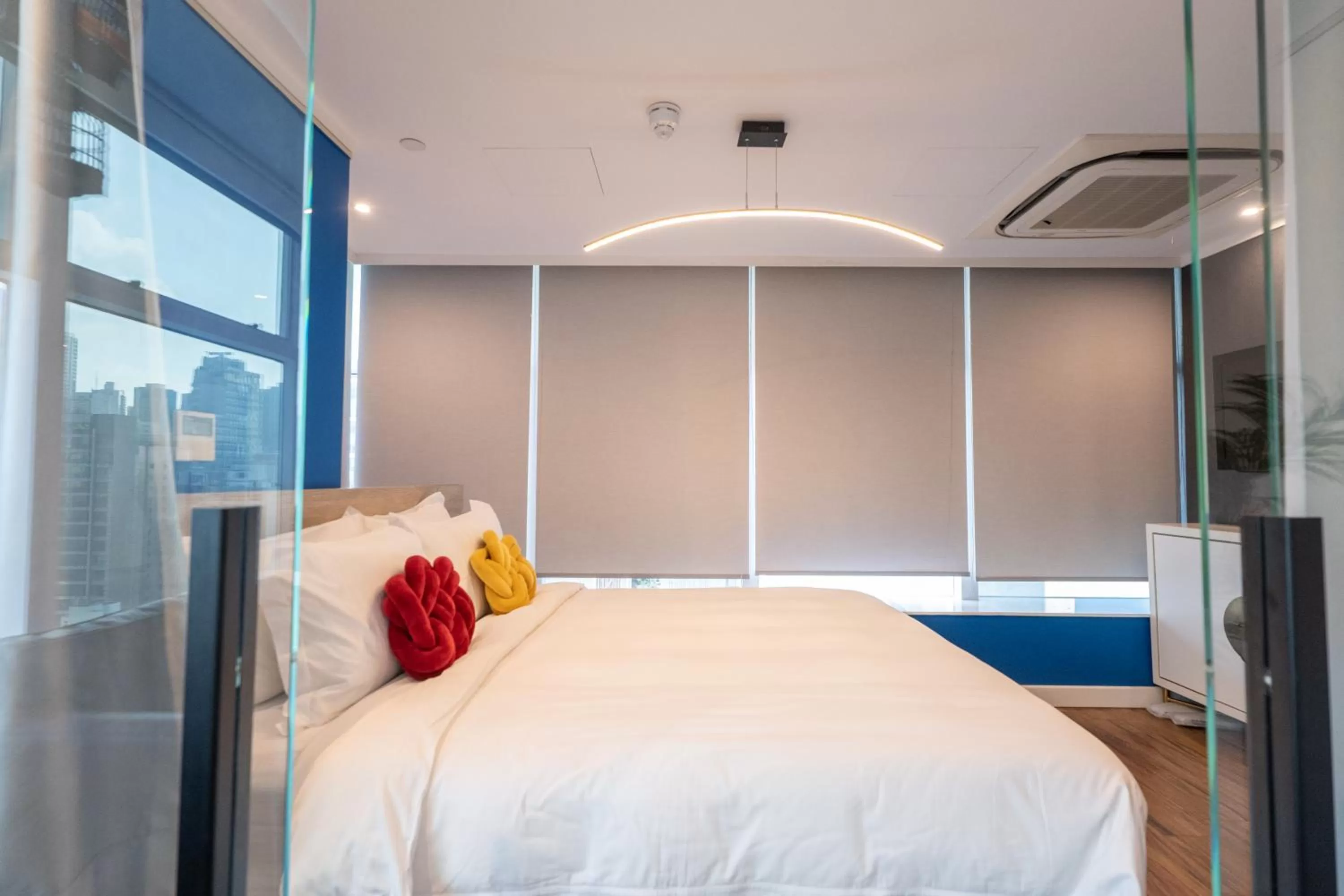 Bed in Tung Nam Lou Art Hotel