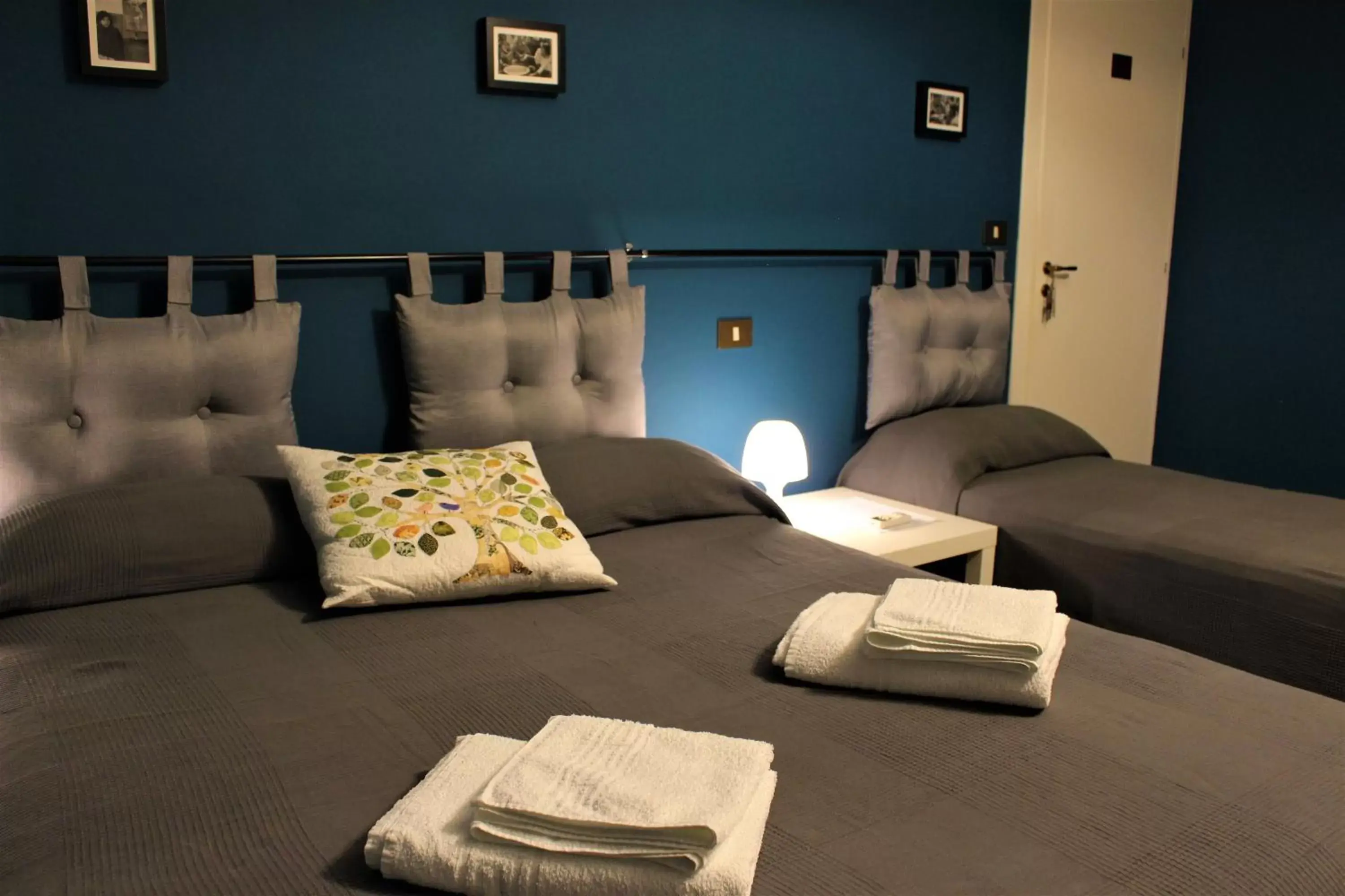 Photo of the whole room, Bed in La Via delle Biciclette