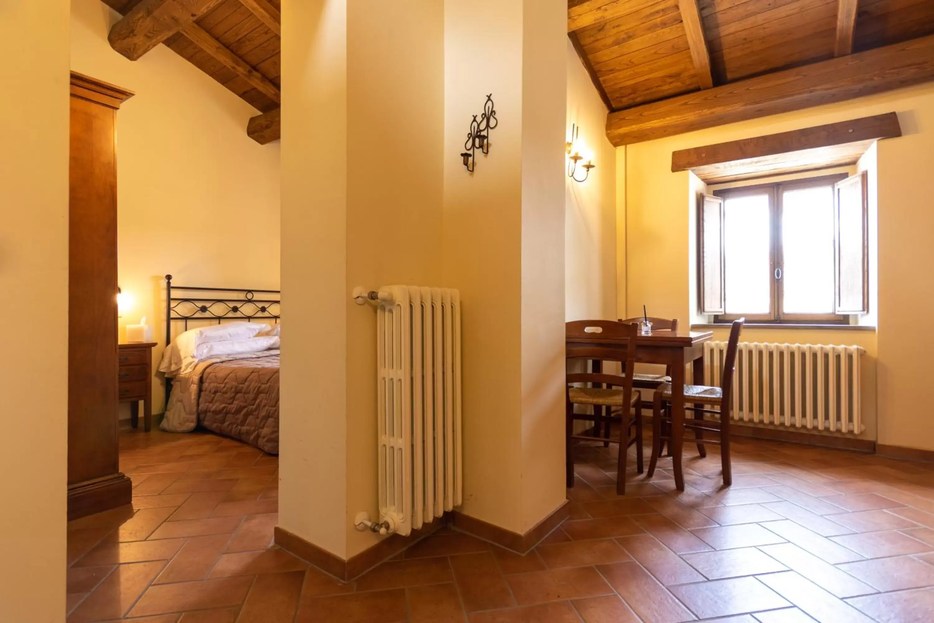 Photo of the whole room in Borgotufi Albergo Diffuso