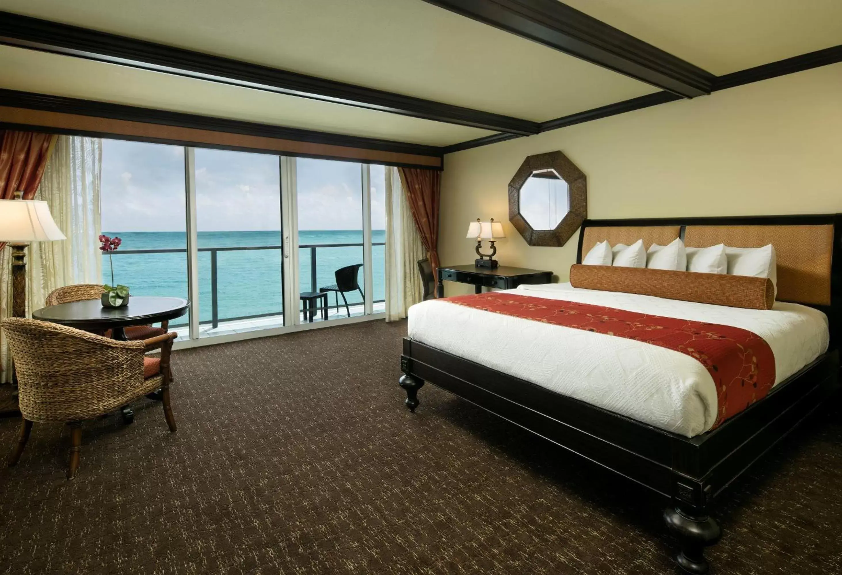 Bedroom in Jupiter Beach Resort & Spa