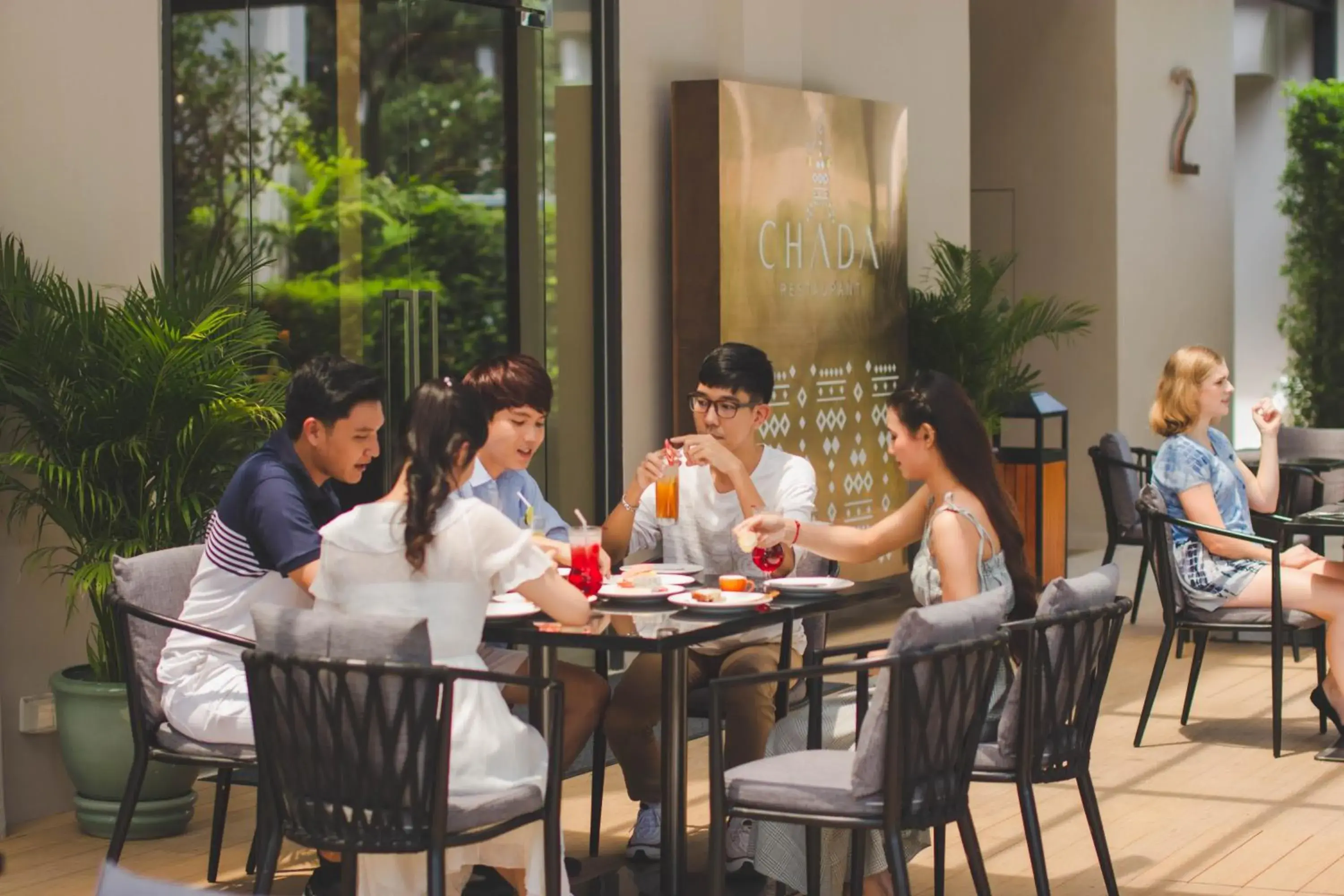 Restaurant/places to eat in Divalux Resort & Spa Bangkok, Suvarnabhumi Airport-Free Shuttle