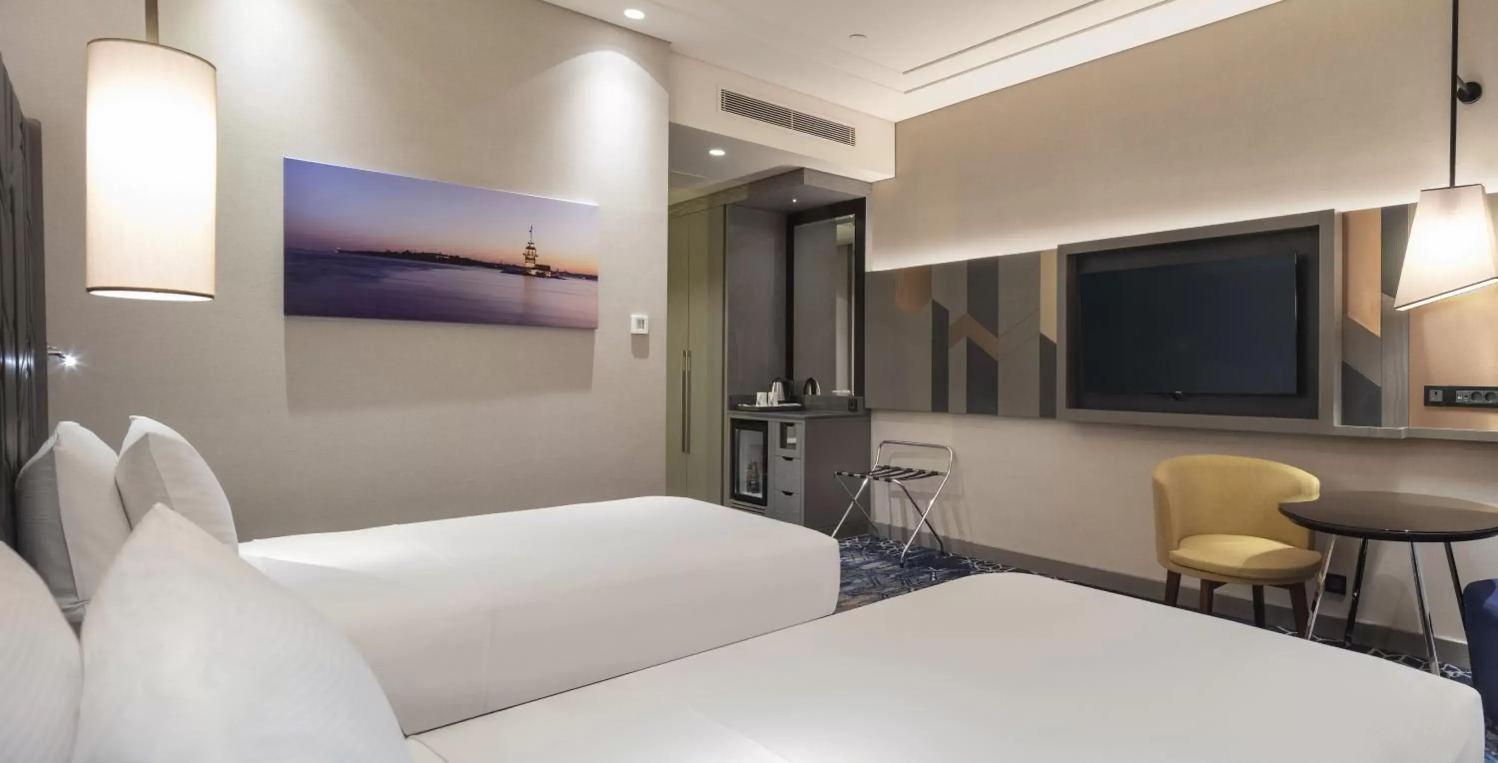 Property building, Bed in Hilton Istanbul Bakirkoy