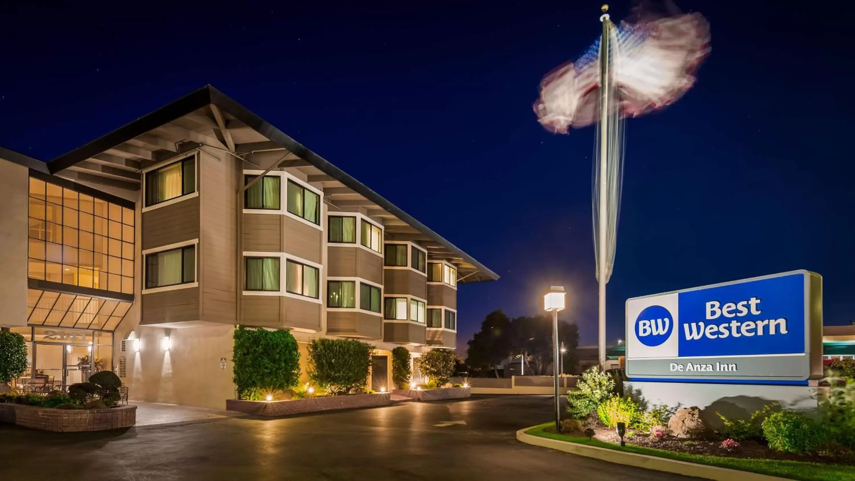 Property Building in Best Western De Anza Inn