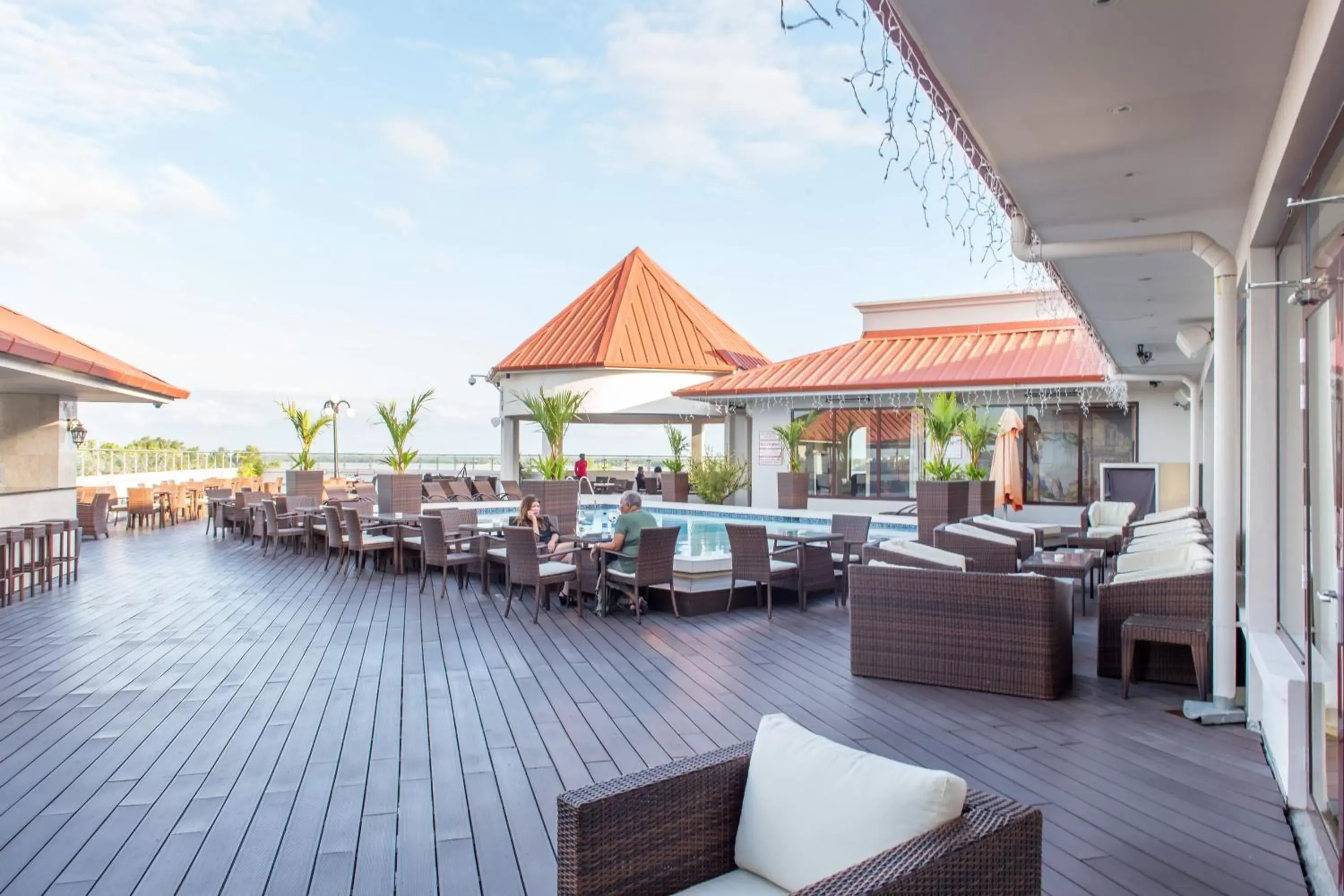 Balcony/Terrace, Restaurant/Places to Eat in Ramada by Wyndham Princess Paramaribo