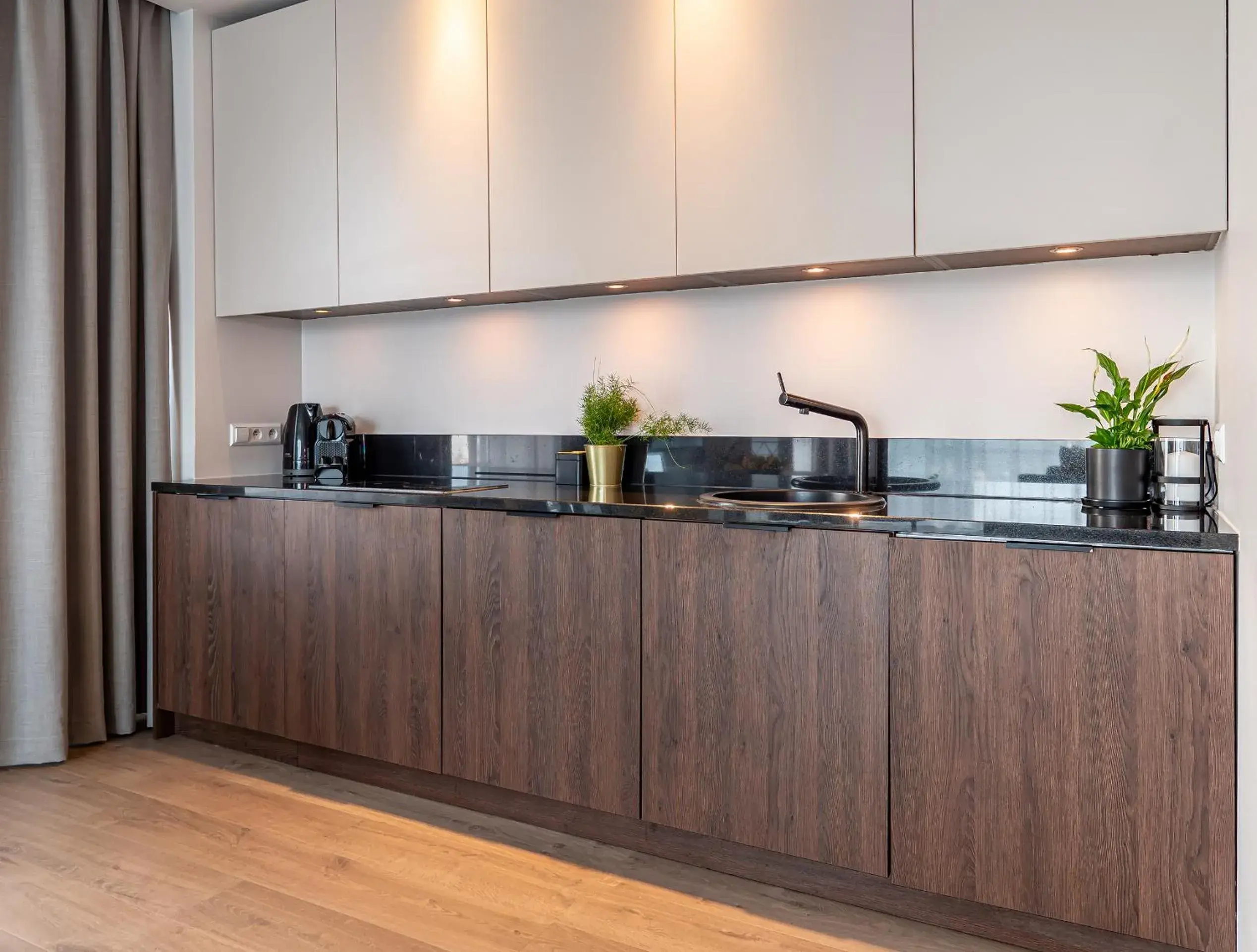 Kitchen/Kitchenette in Platinum Residence